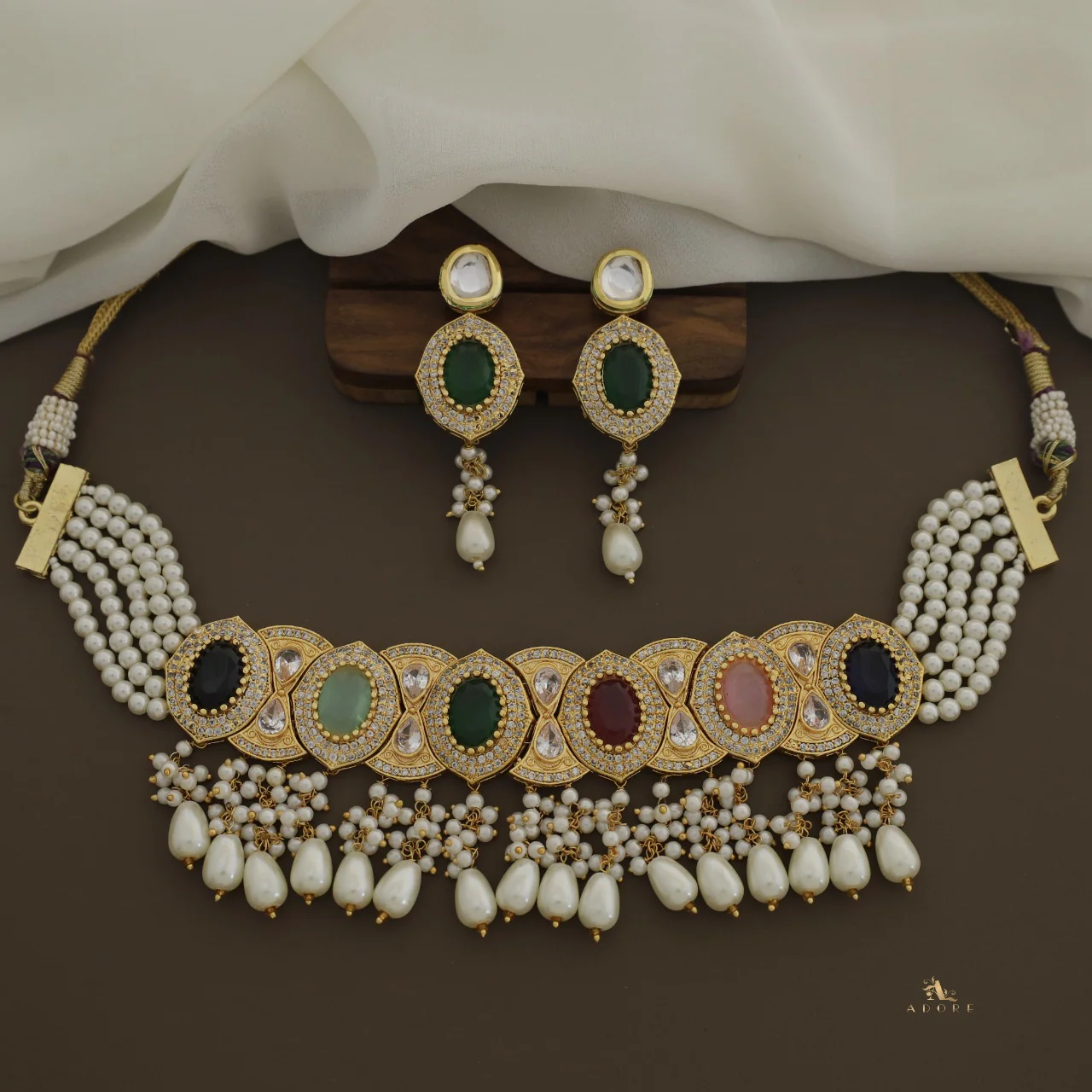 Taruni Kundan Choker With Stud - Image 11