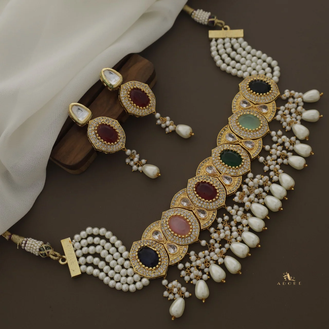 Taruni Kundan Choker With Stud - Image 13