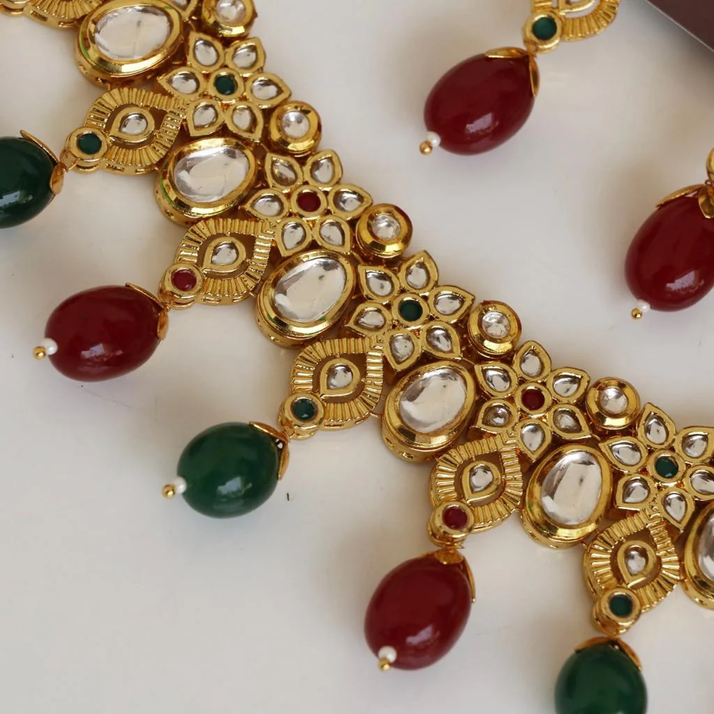 Tasmika Flower Kundan Neckpiece With Earring - Image 4