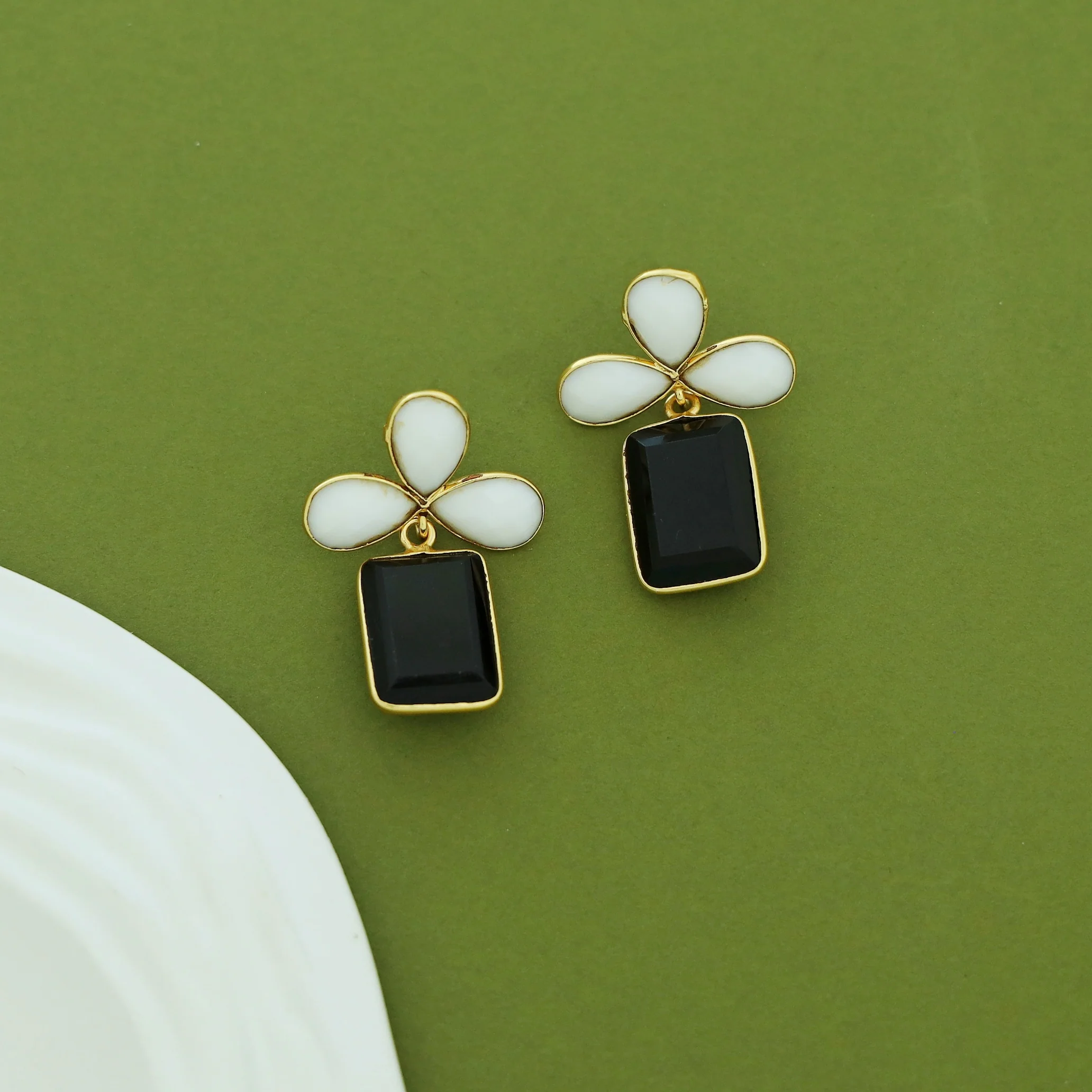 Tavisha Half Flower Rectangle Glossy Earring - Image 7