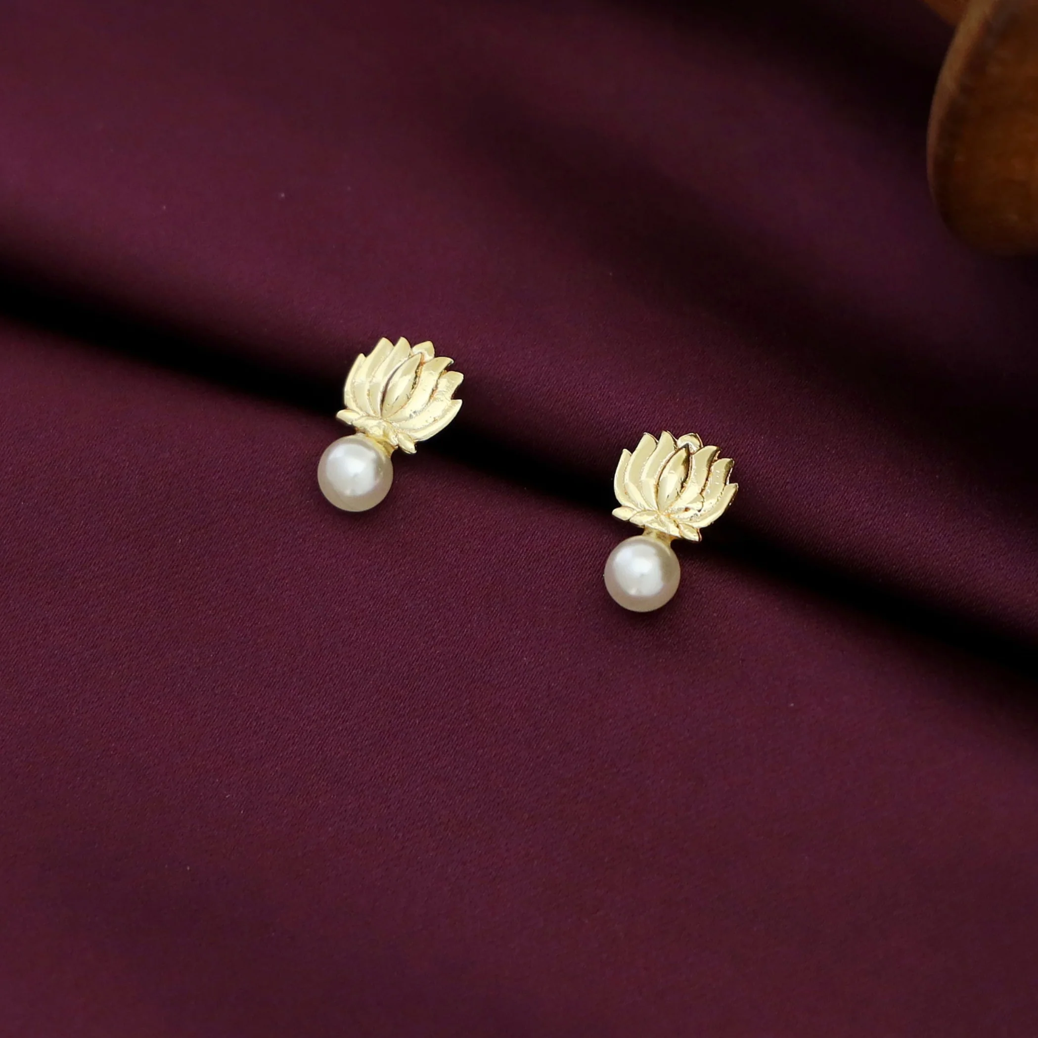 Telese Golden Lotus Pearl Stud - Image 3
