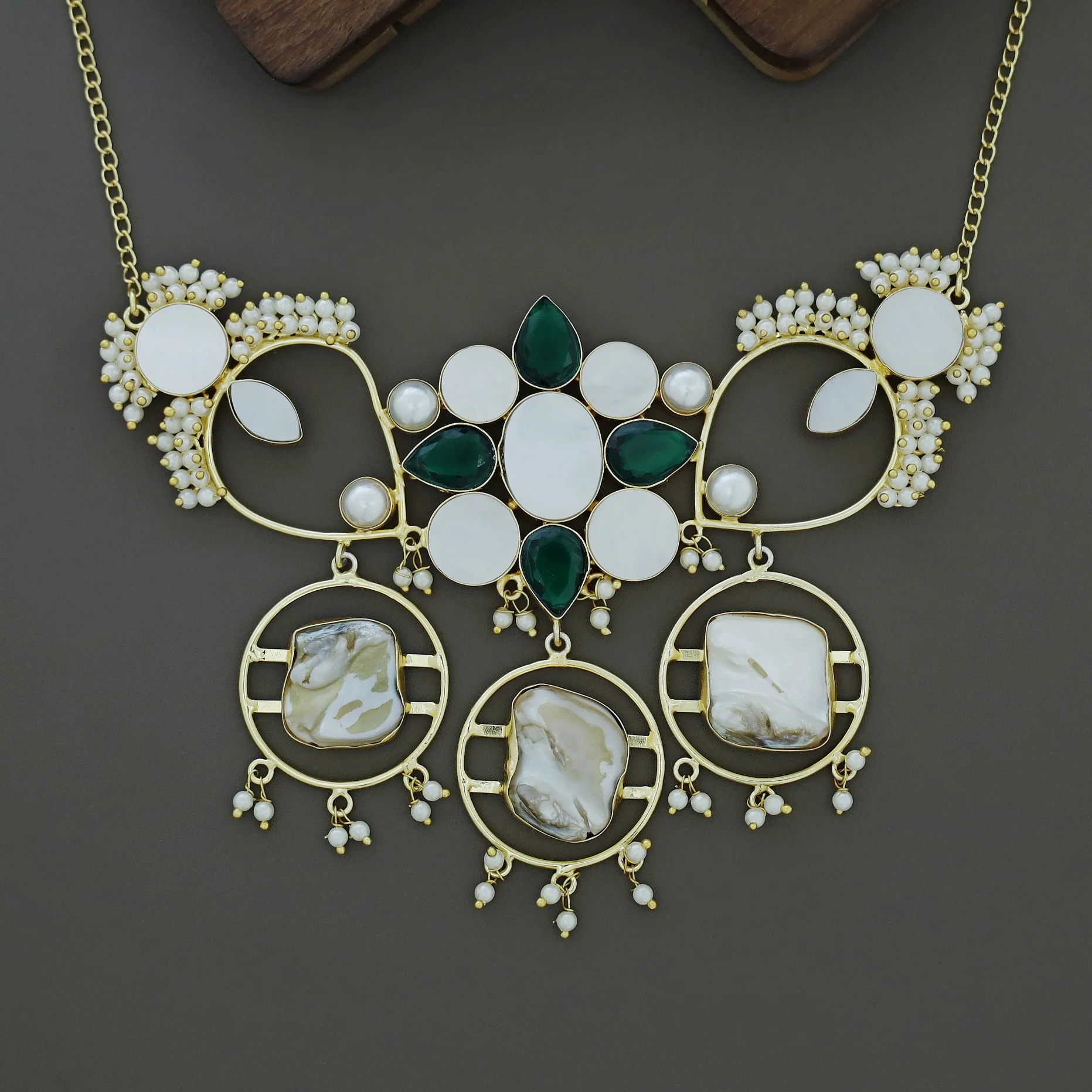 Temina Baroque + Glossy Stone + MOP Neckpiece - Image 2