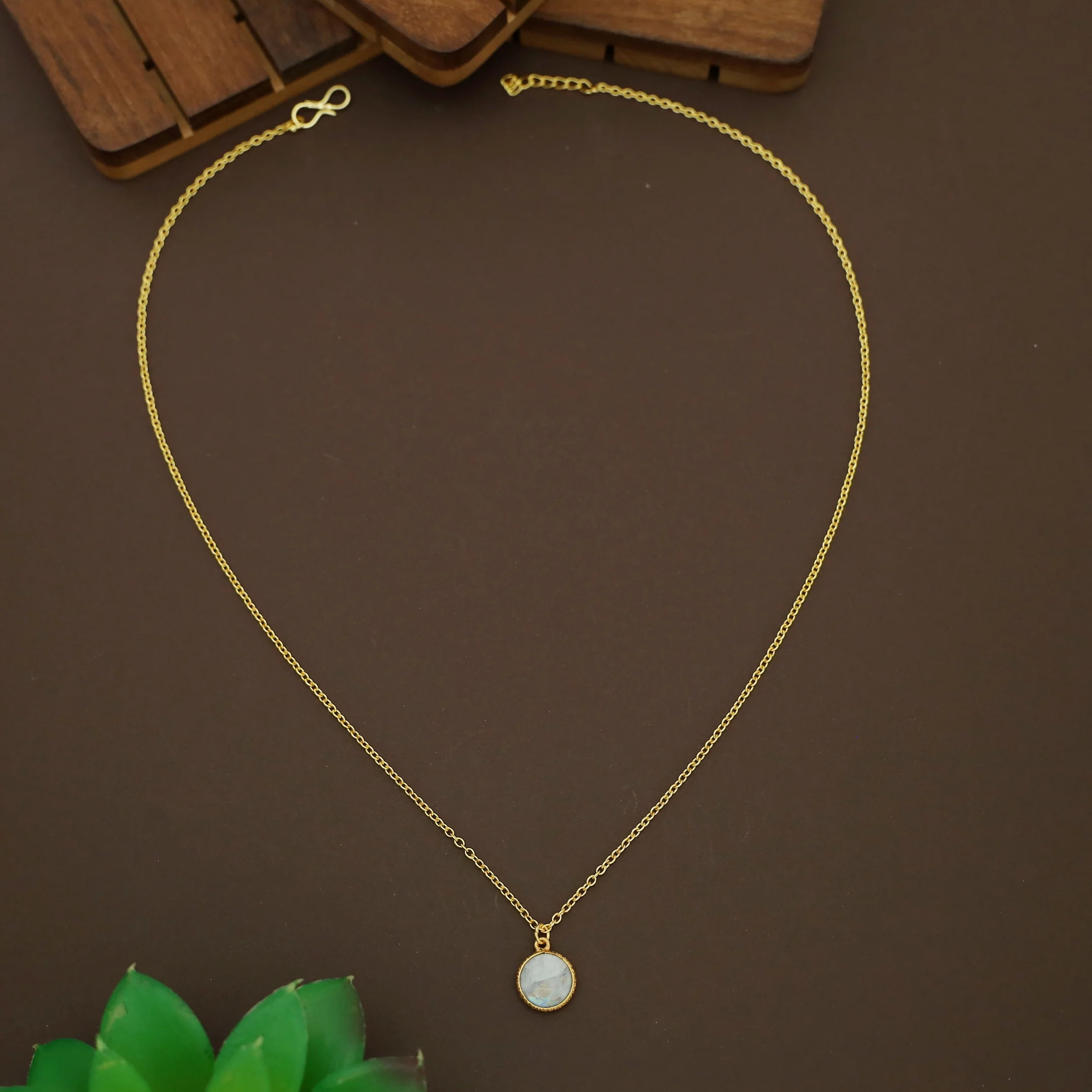 Tessna Simple Round Stone Necklace - Image 5