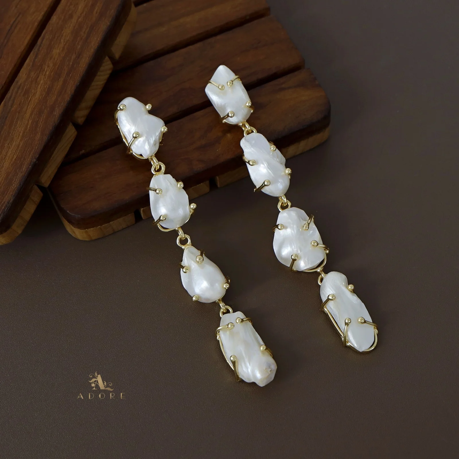 Tetra Baroque Claw Earring - Image 3