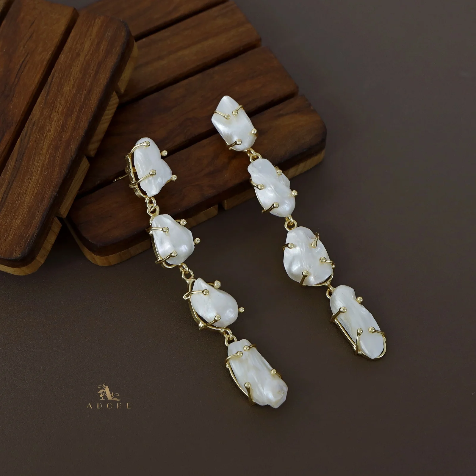 Tetra Baroque Claw Earring - Image 4