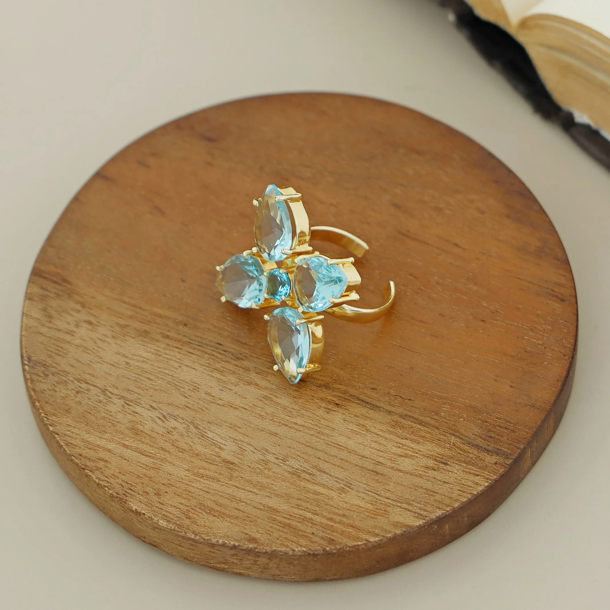 Tetra Glossy Flower Claw Ring - Image 10