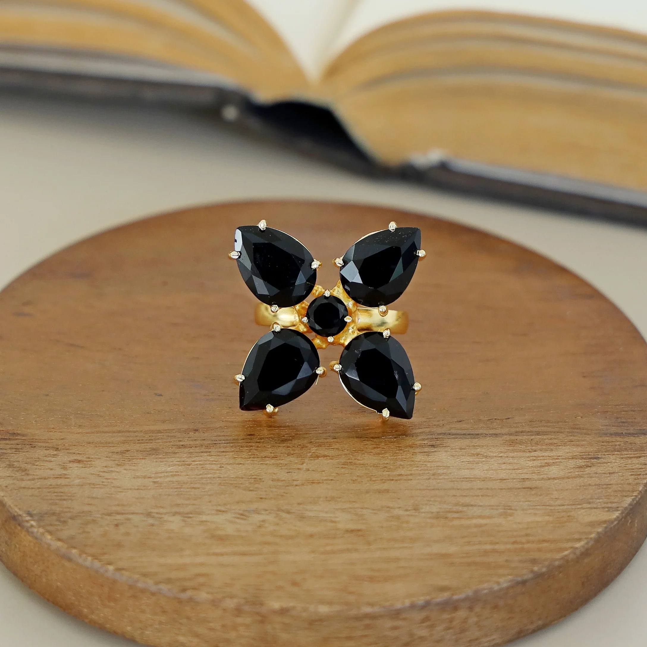 Tetra Glossy Flower Claw Ring - Image 3