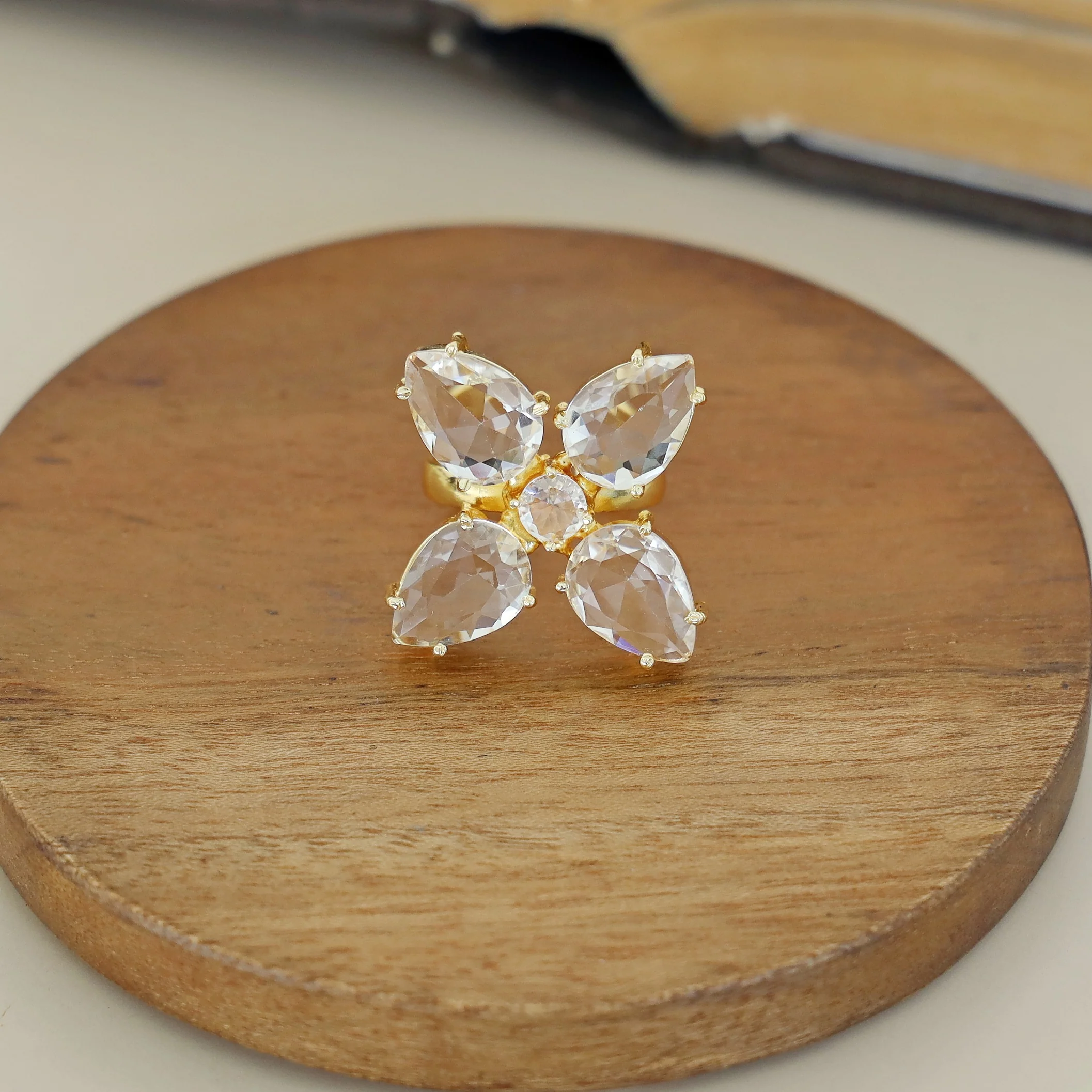 Tetra Glossy Flower Claw Ring - Image 4