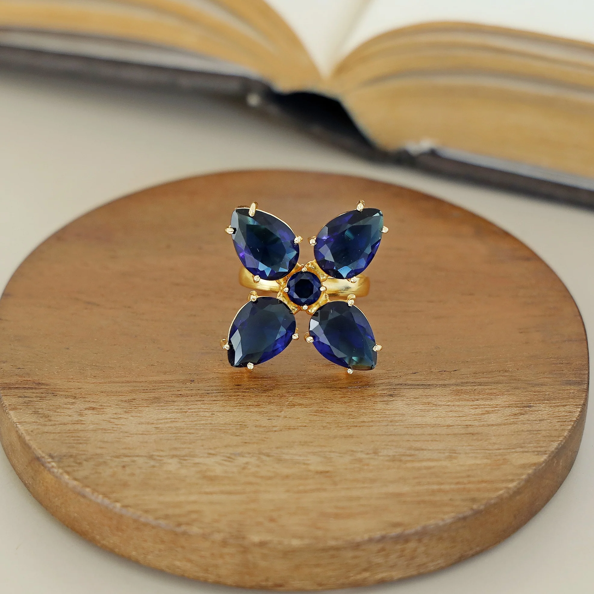 Tetra Glossy Flower Claw Ring - Image 5