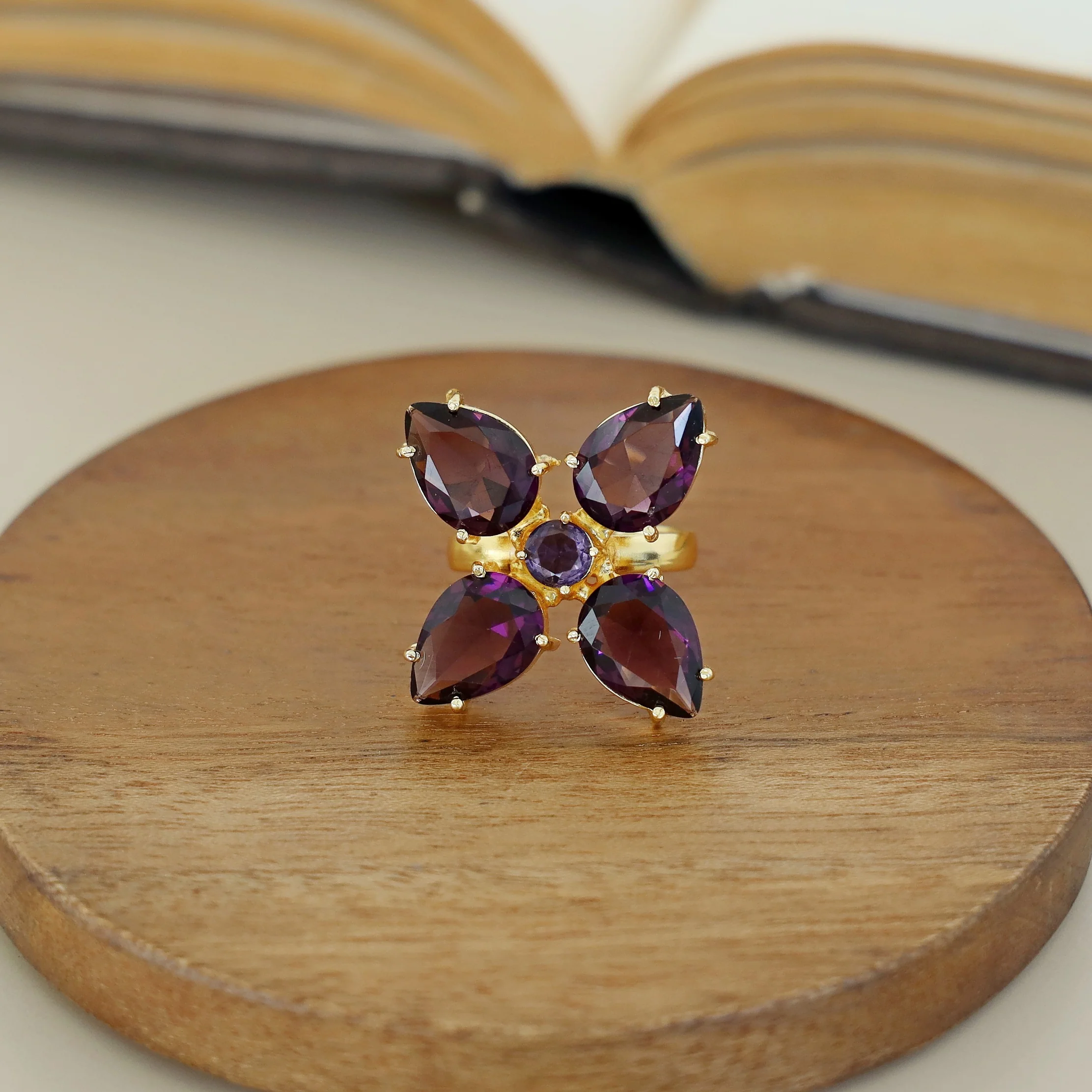 Tetra Glossy Flower Claw Ring - Image 6