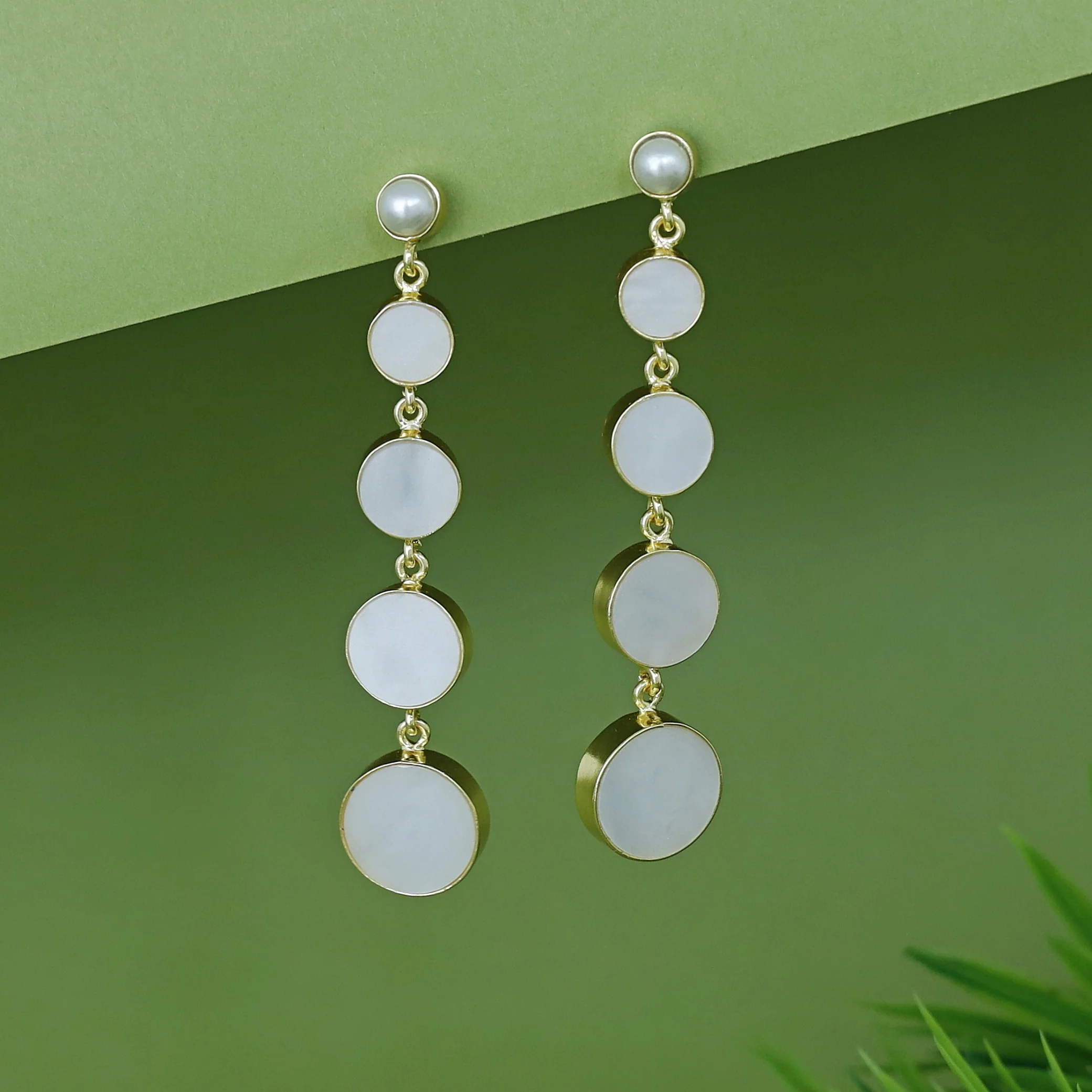 Maisha Tetra Circle Glossy Pearl Earring - Image 3