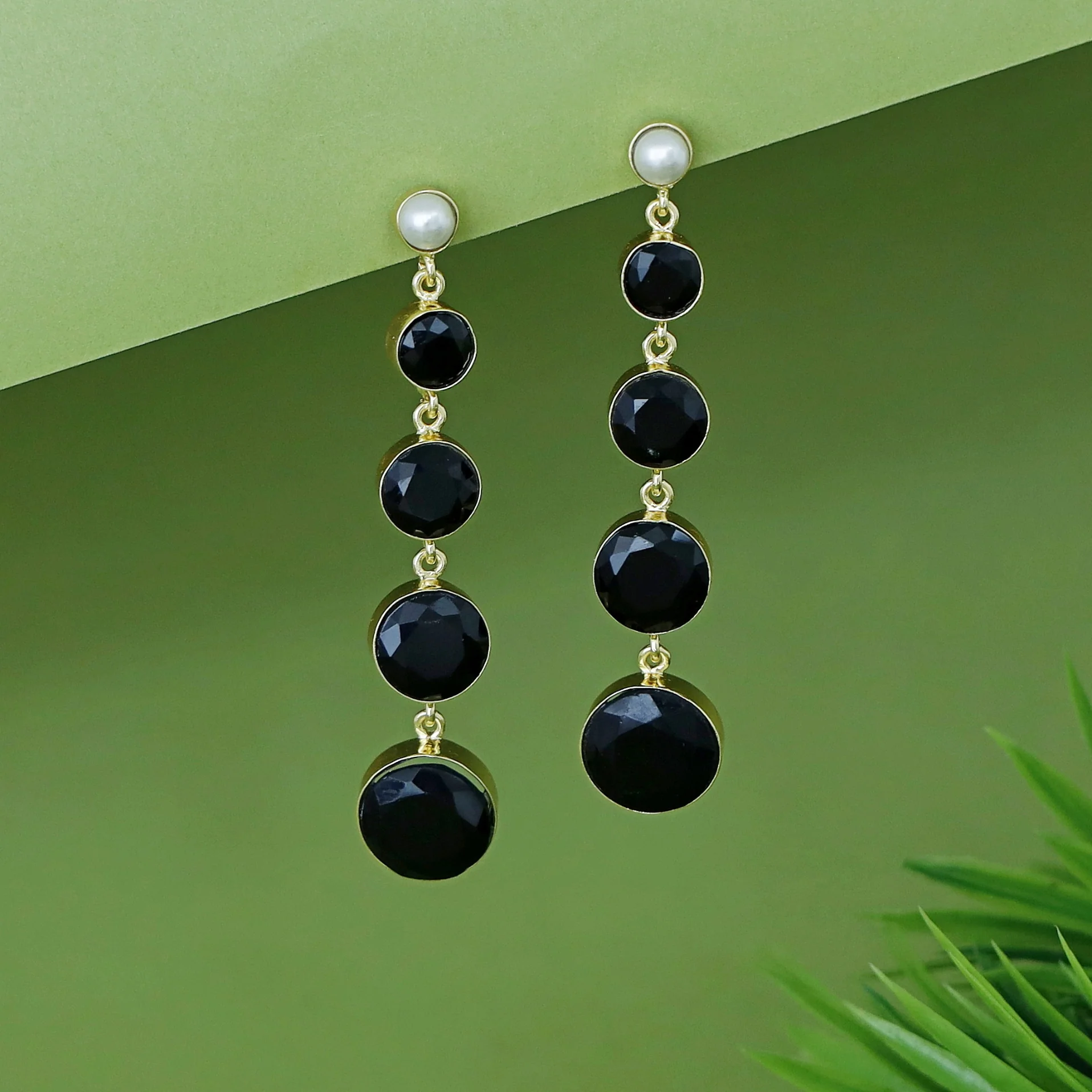 Maisha Tetra Circle Glossy Pearl Earring - Image 5