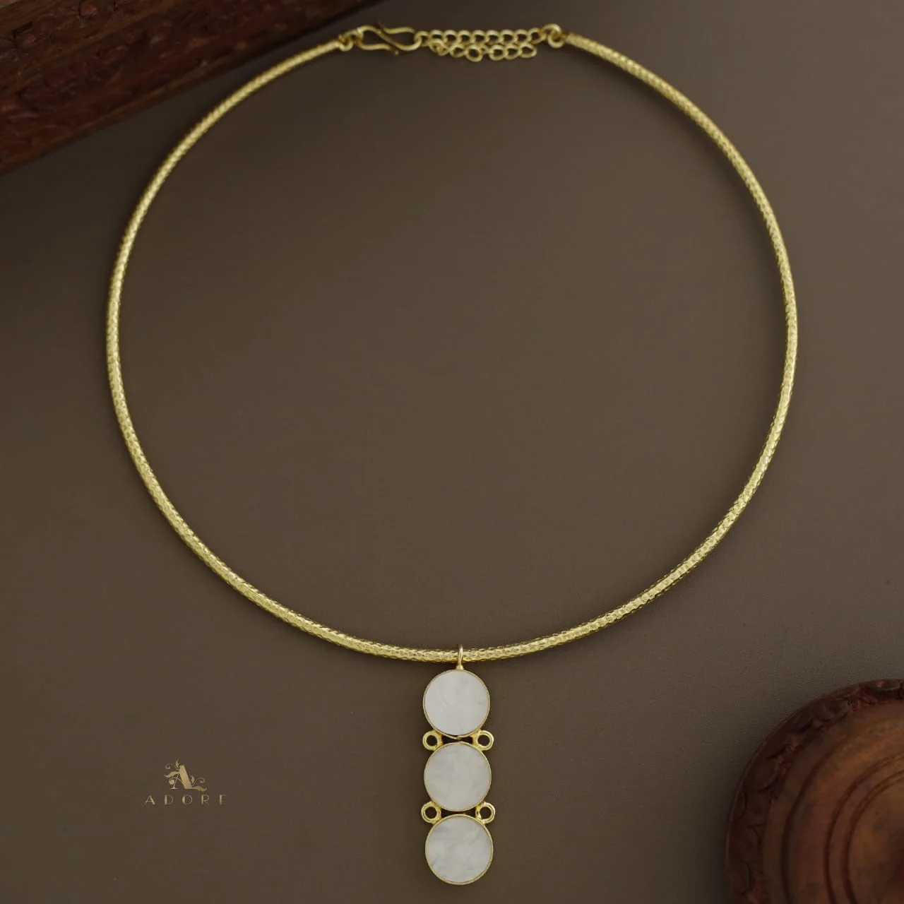 Textured Kendall 3 MOP Neck Cuff - Image 2