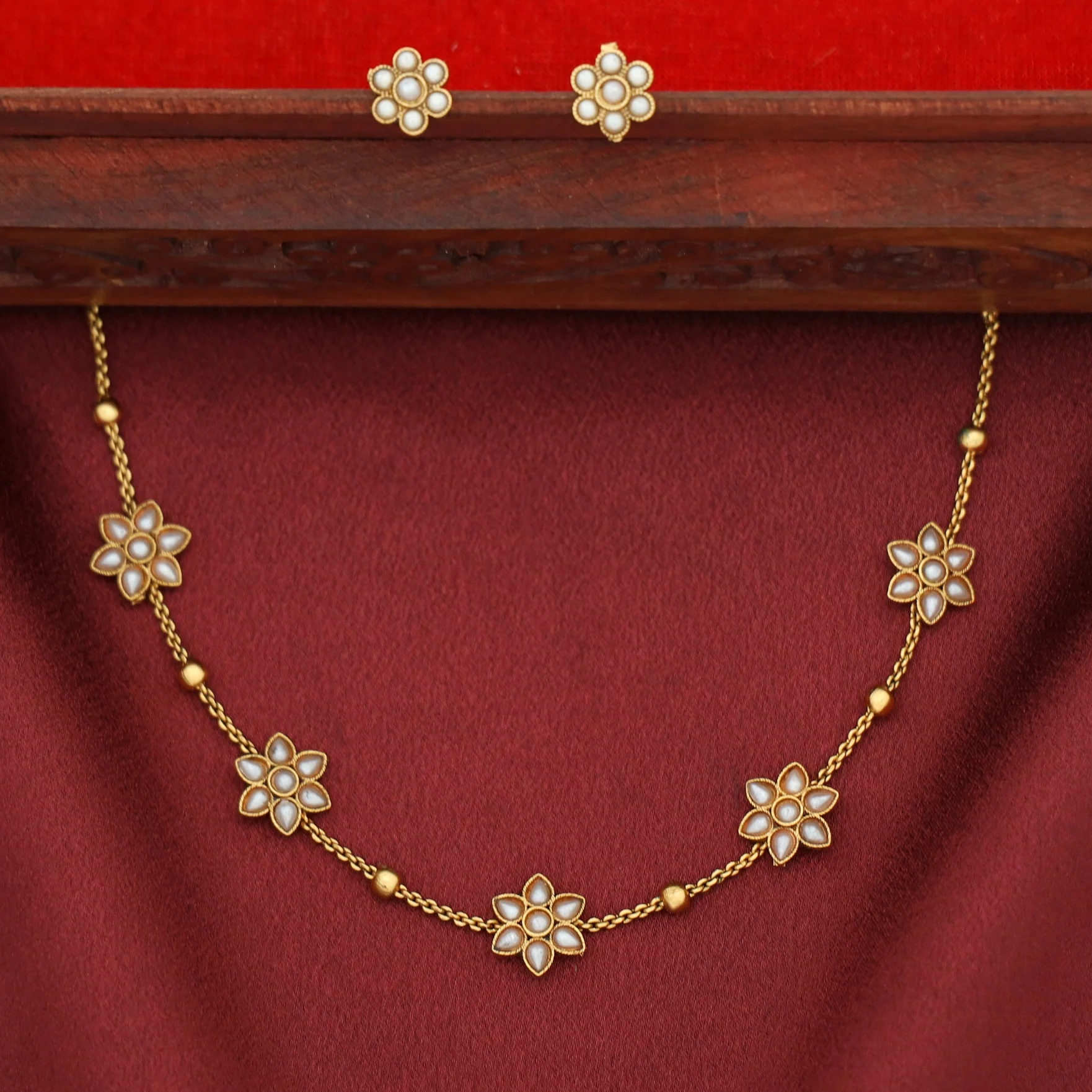 Thridha Golden Ball Flower Choker With Stud - Image 5