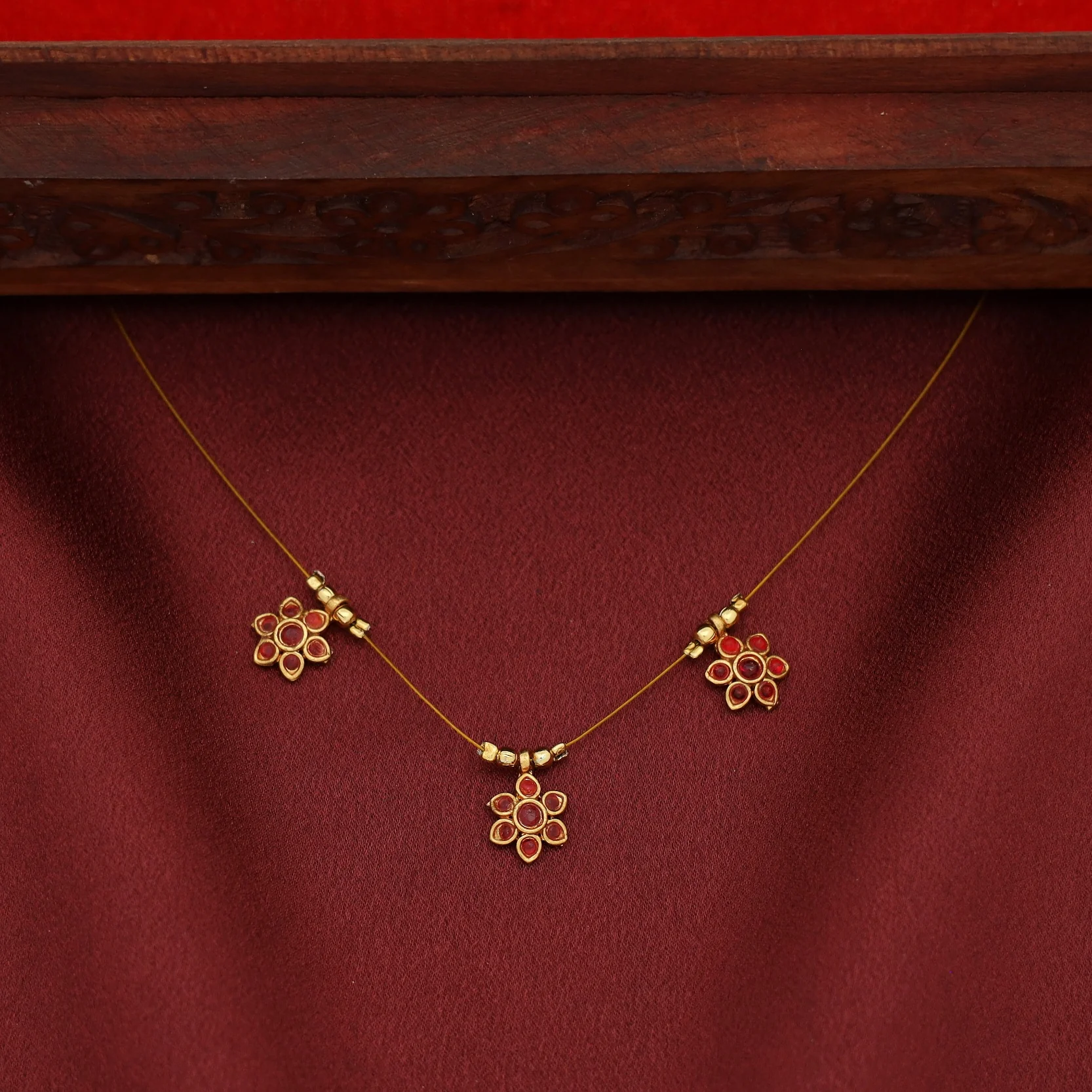 Thridha Tri Flower String Neckpiece - Image 3