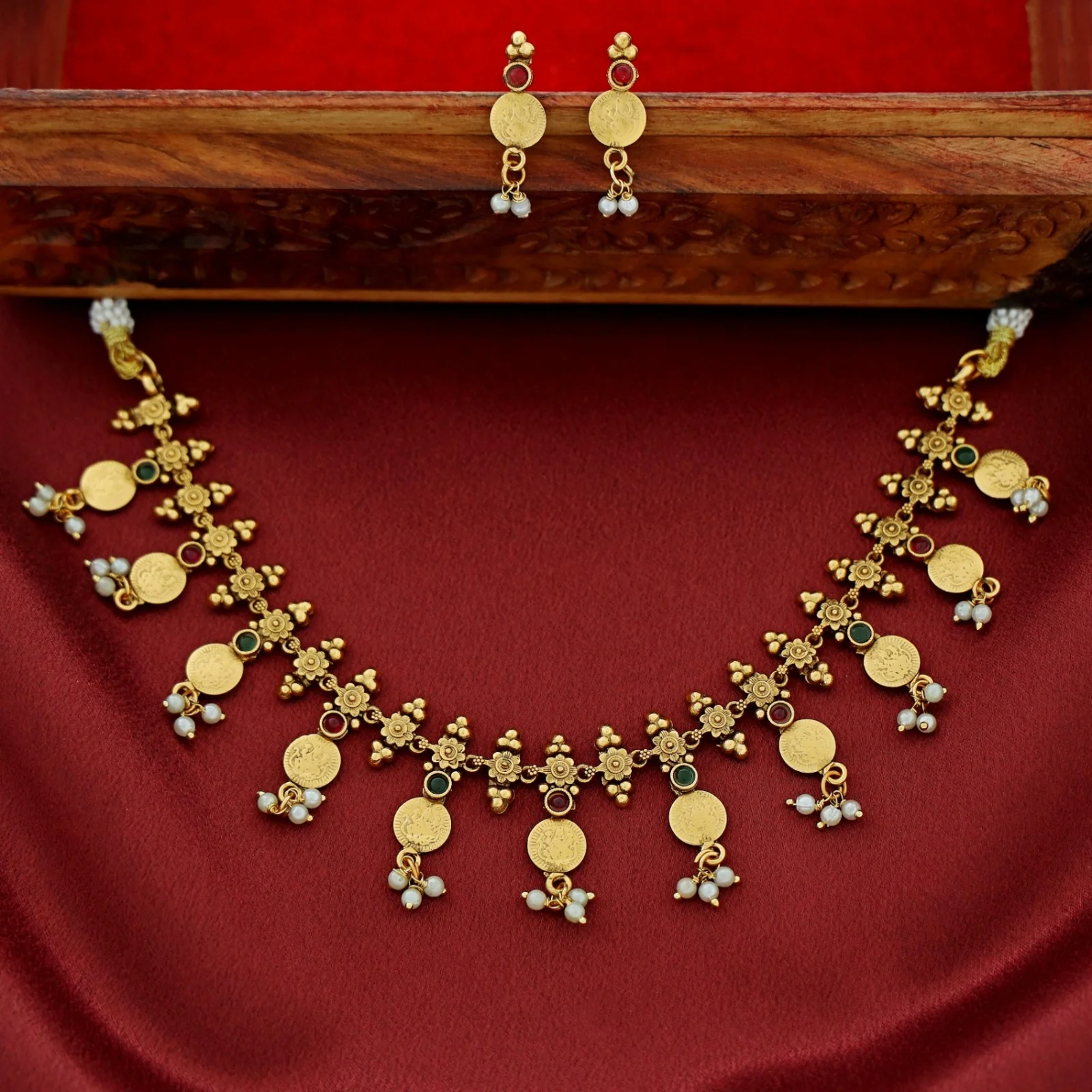 Thushara Kashi Pearl Short Neckpiece With Earring - Image 7