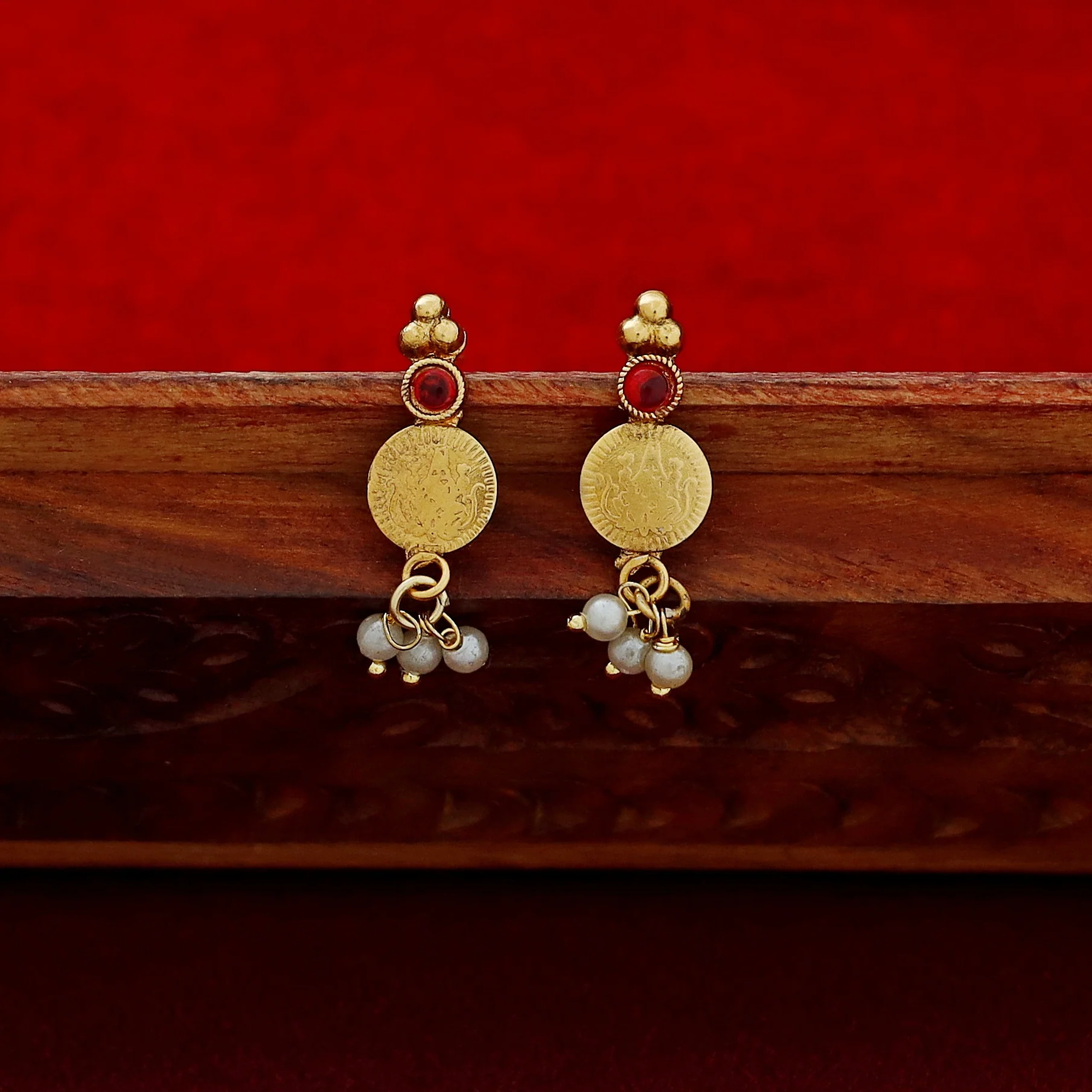 Thushara Kashi Pearl Short Neckpiece With Earring - Image 8