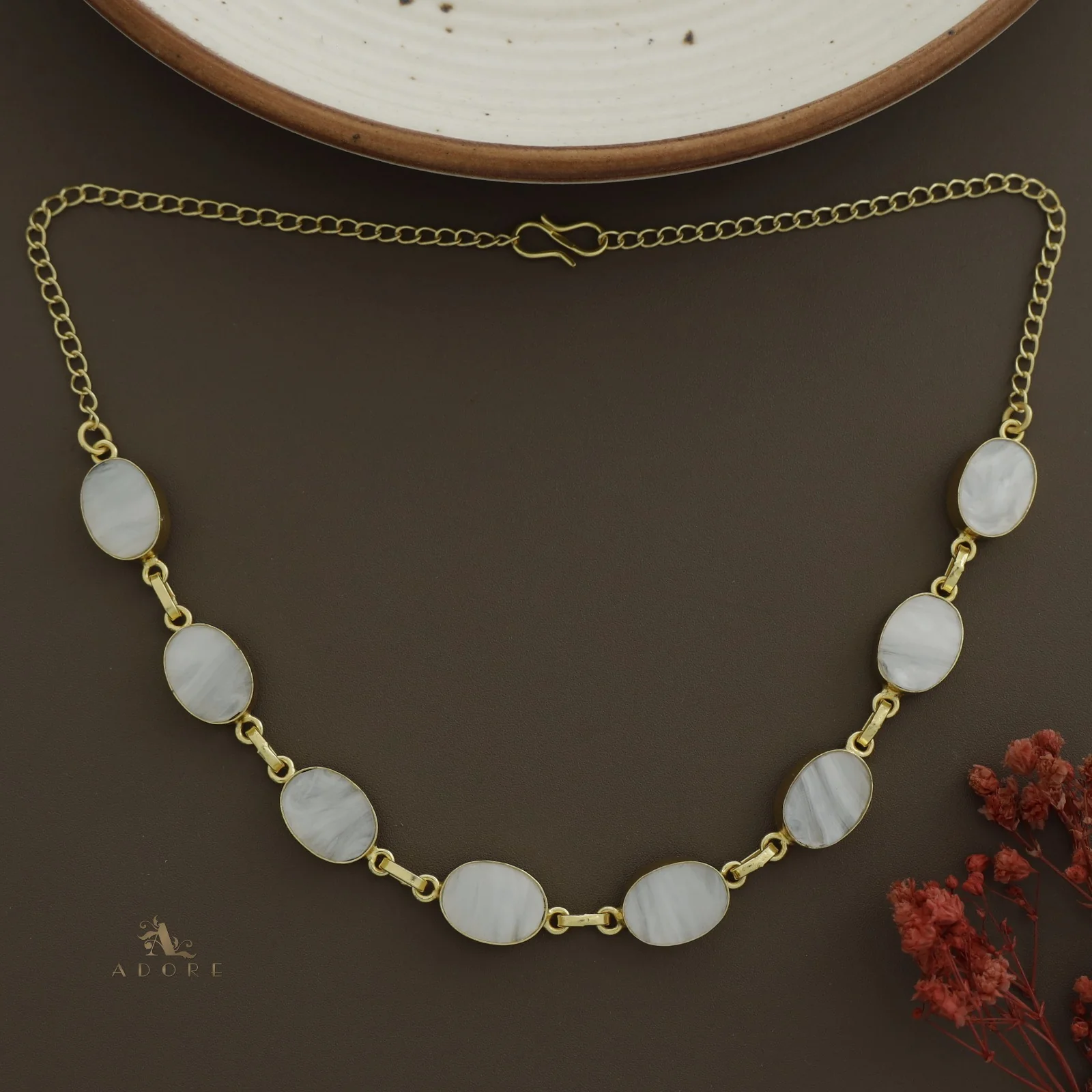 Tikara Oval Short Neckpiece / Choker - Image 2