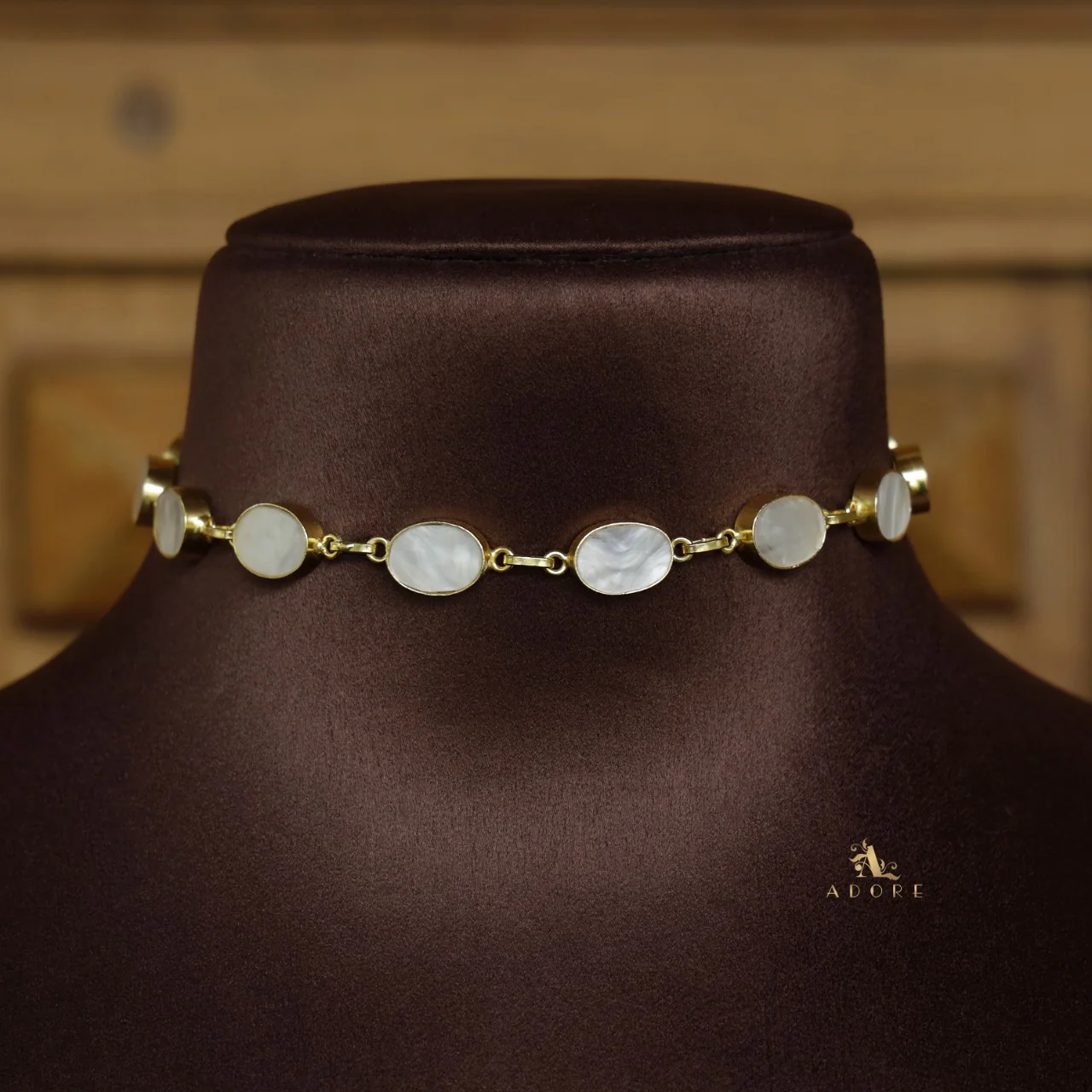 Tikara Oval Short Neckpiece / Choker - Image 6