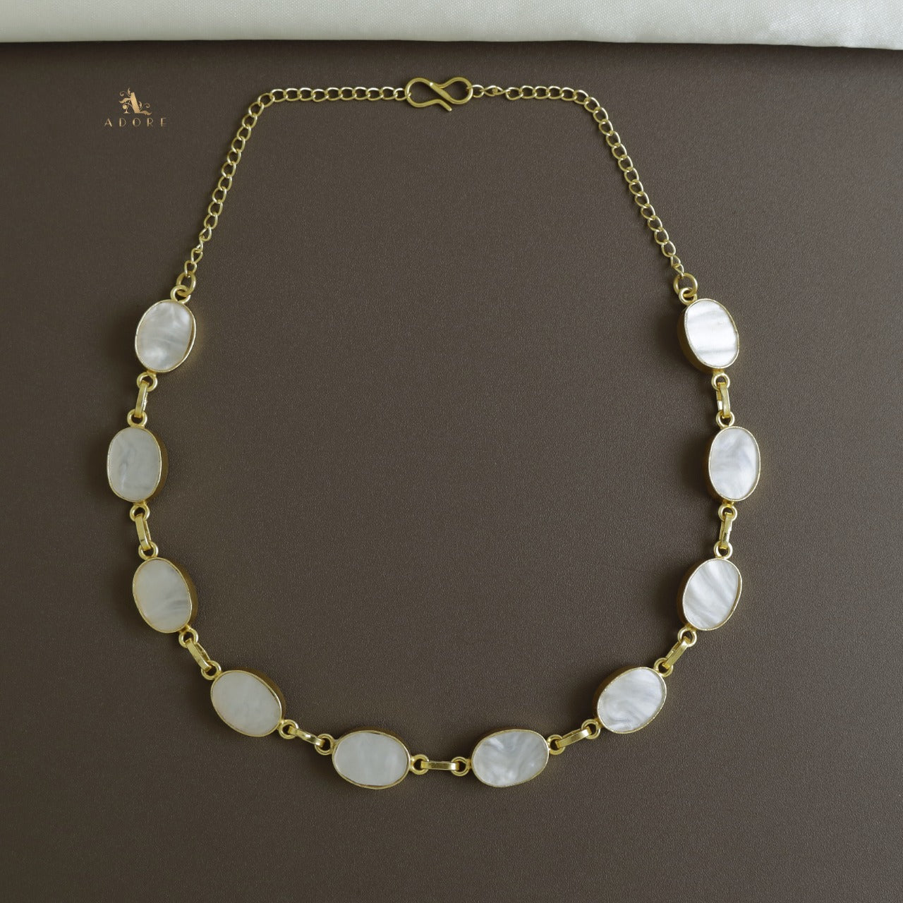 Tikara Oval Short Neckpiece / Choker - Image 7
