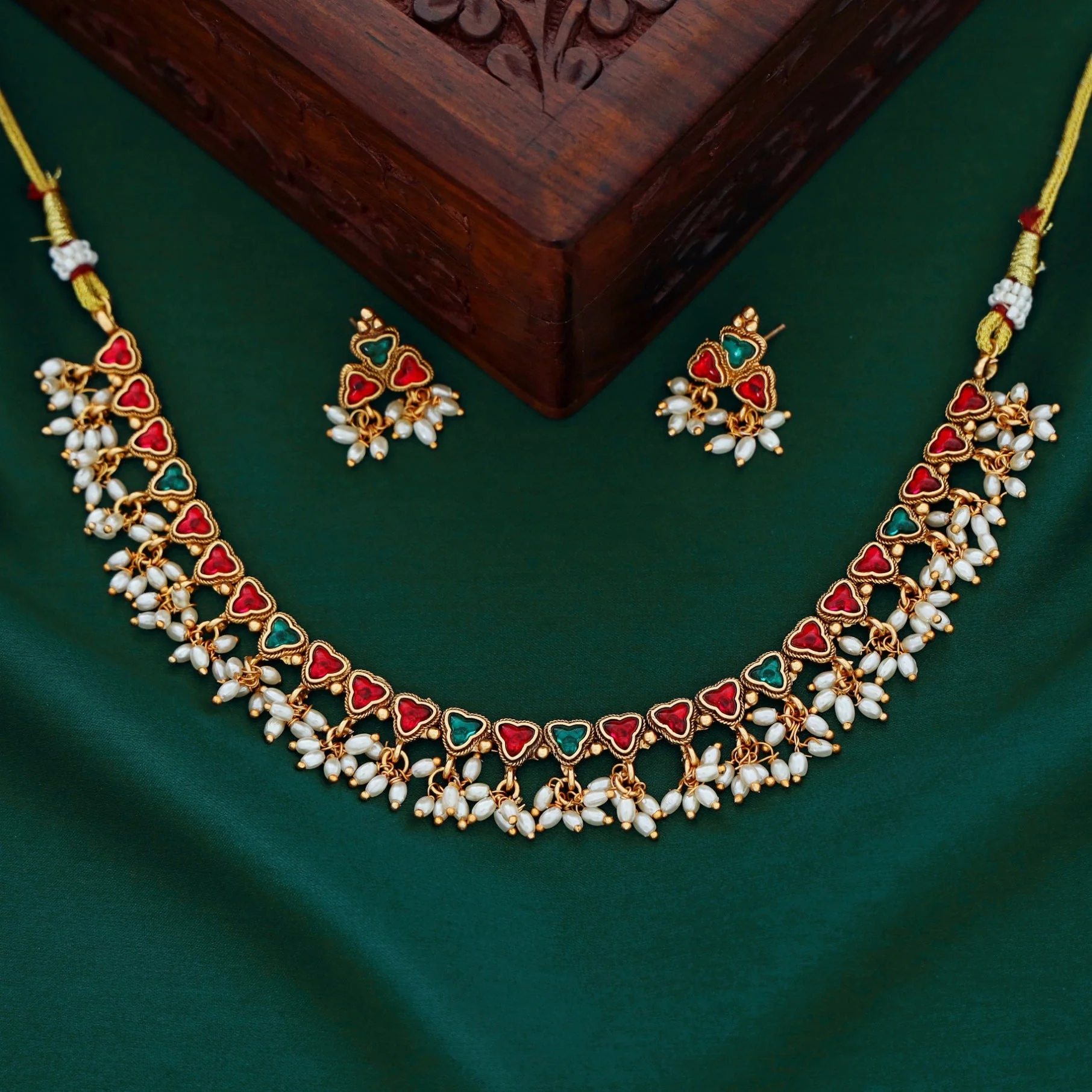Triveni Pearl Neckpiece with Earring - Image 5