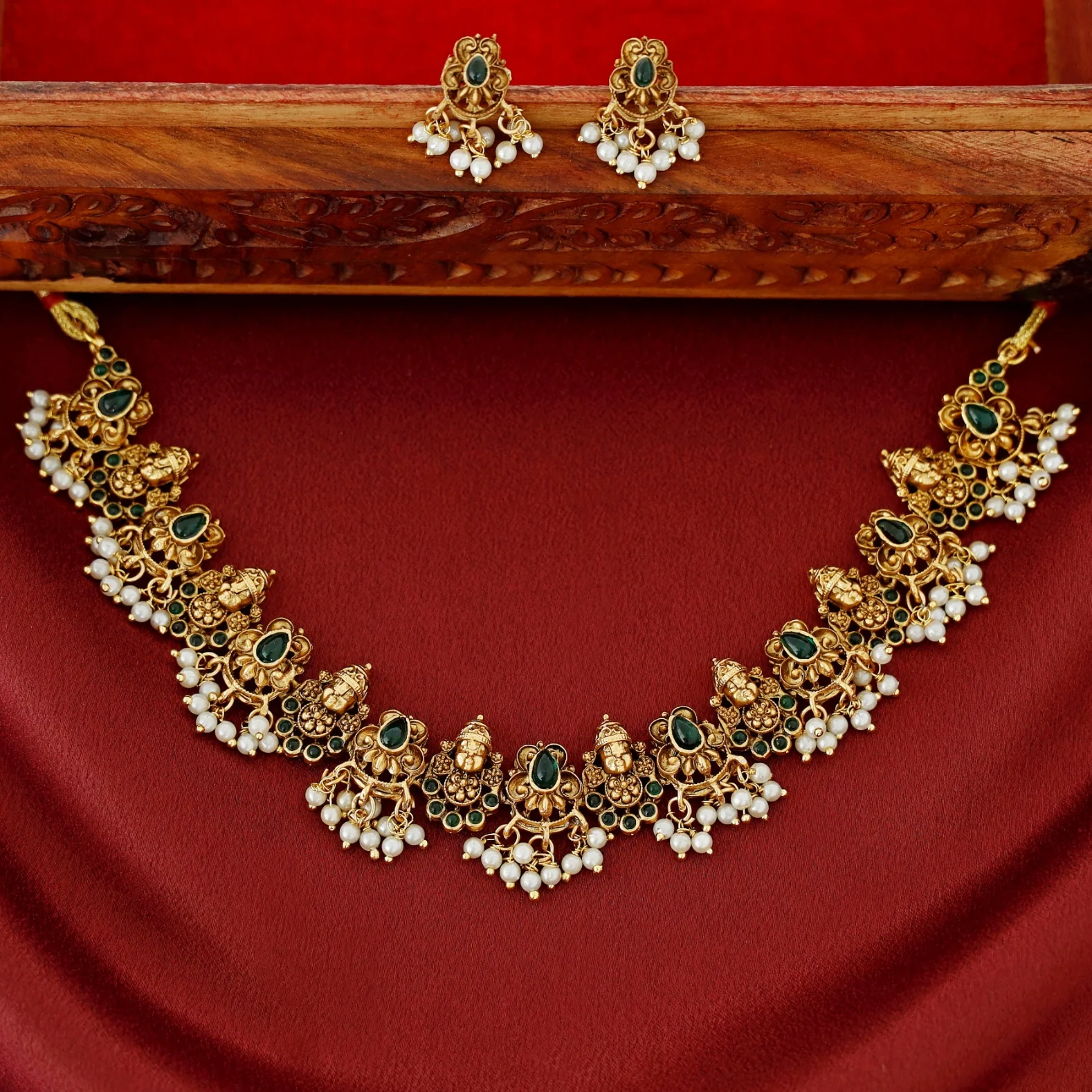 Tirupati Kemp Stone Pearl Short Neckpiece With Earring - Image 3