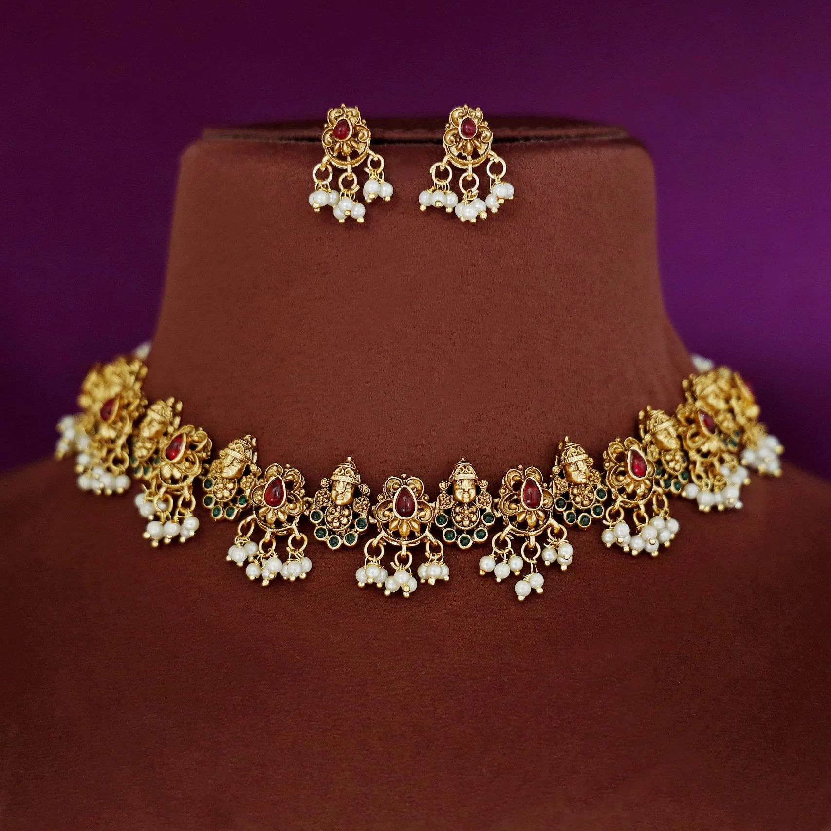 Tirupati Kemp Stone Pearl Short Neckpiece With Earring - Image 5