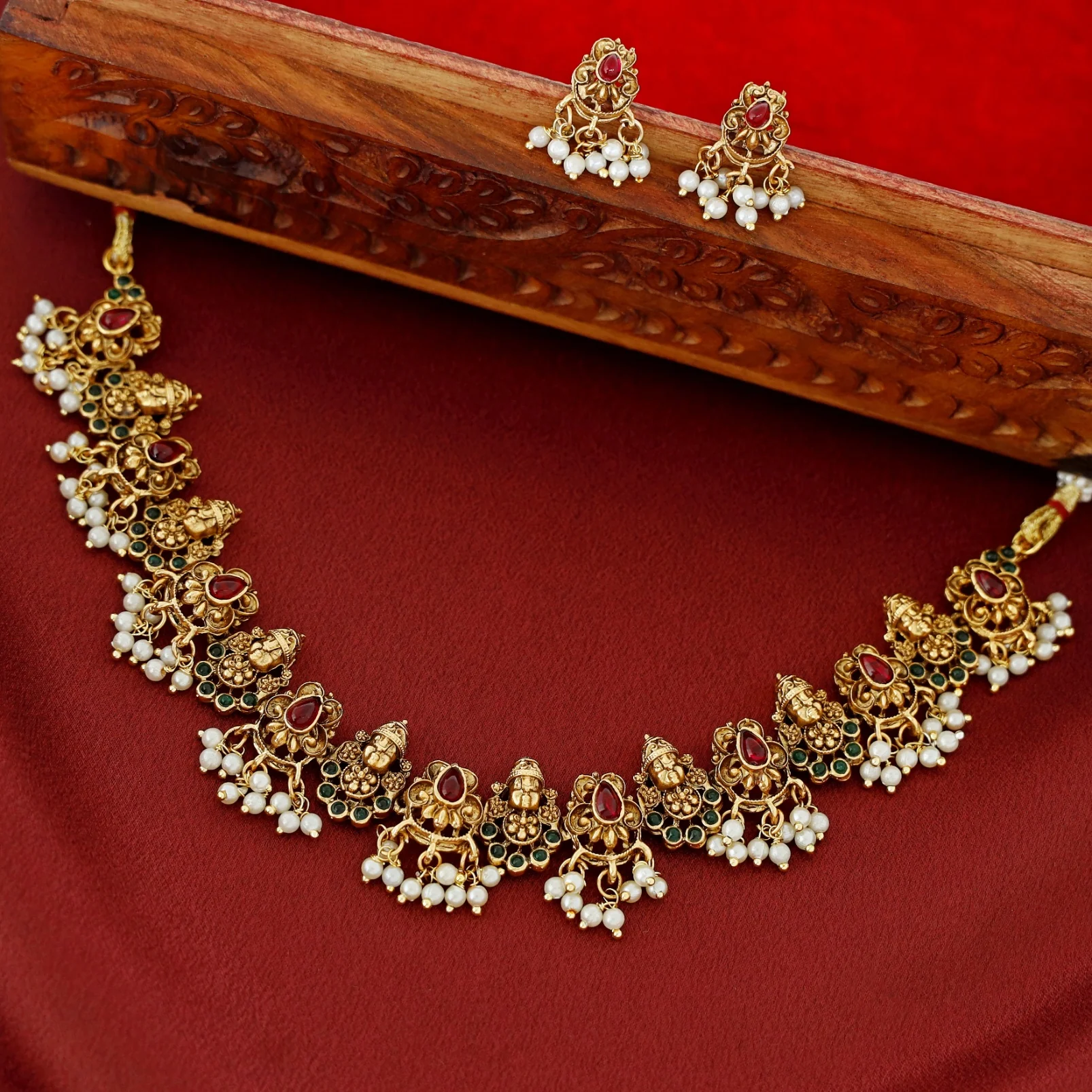 Tirupati Kemp Stone Pearl Short Neckpiece With Earring - Image 6
