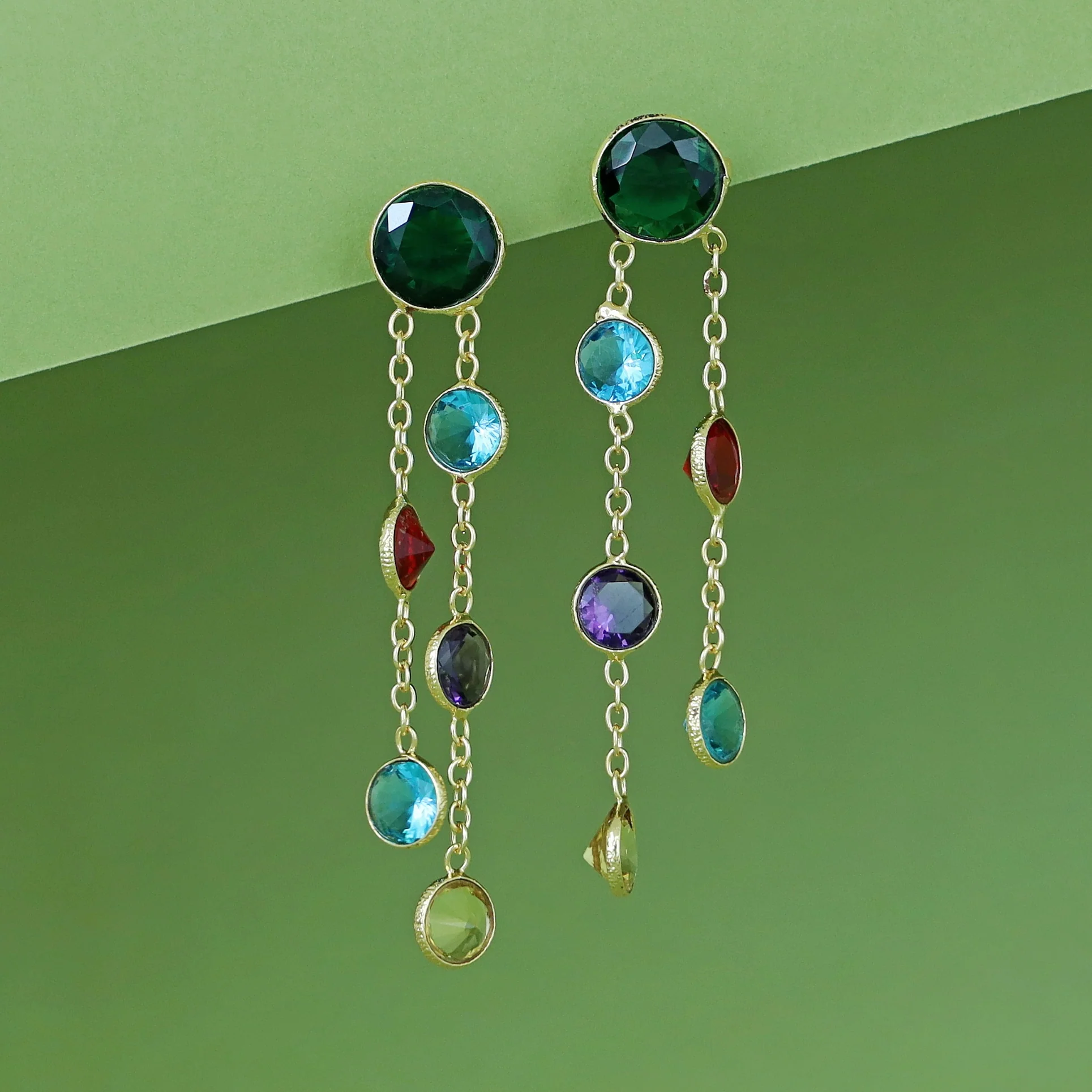 Tiya Golden Round Glossy Stone Earring - Image 2
