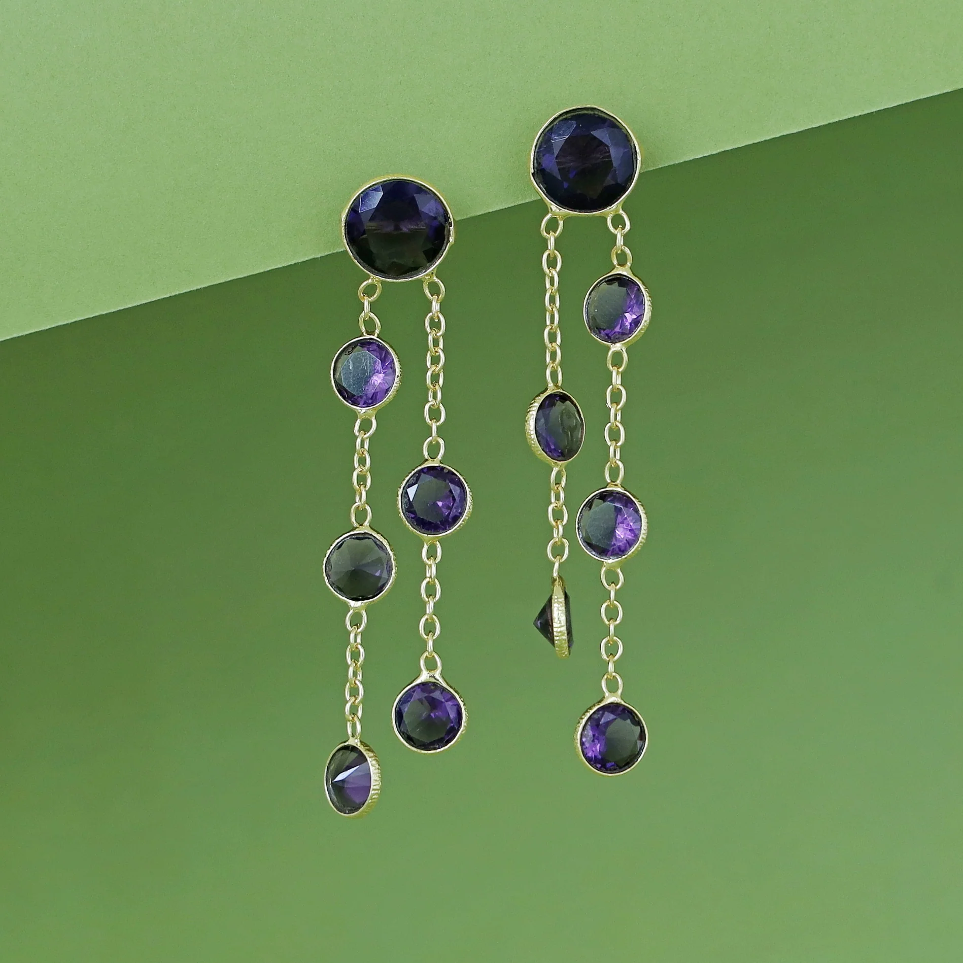 Tiya Golden Round Glossy Stone Earring - Image 3