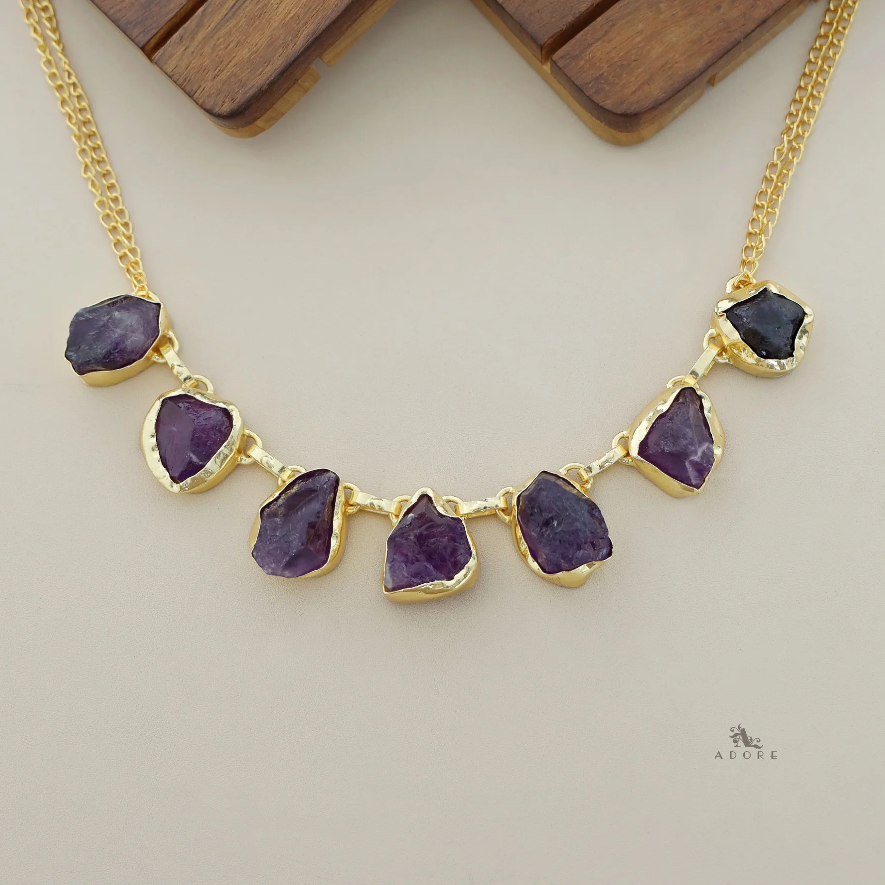 Tiyara Raw Stone Short Neckpiece - Image 5