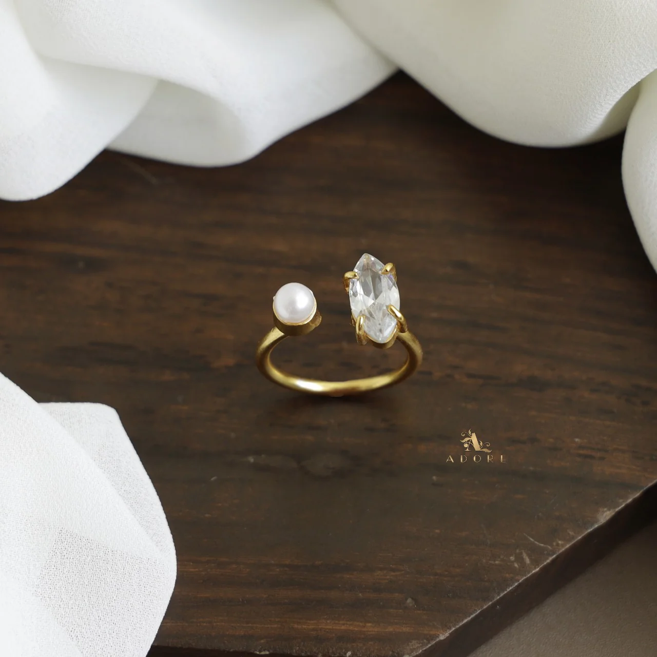 Toivo Glossy With Pearl Ring - Image 10
