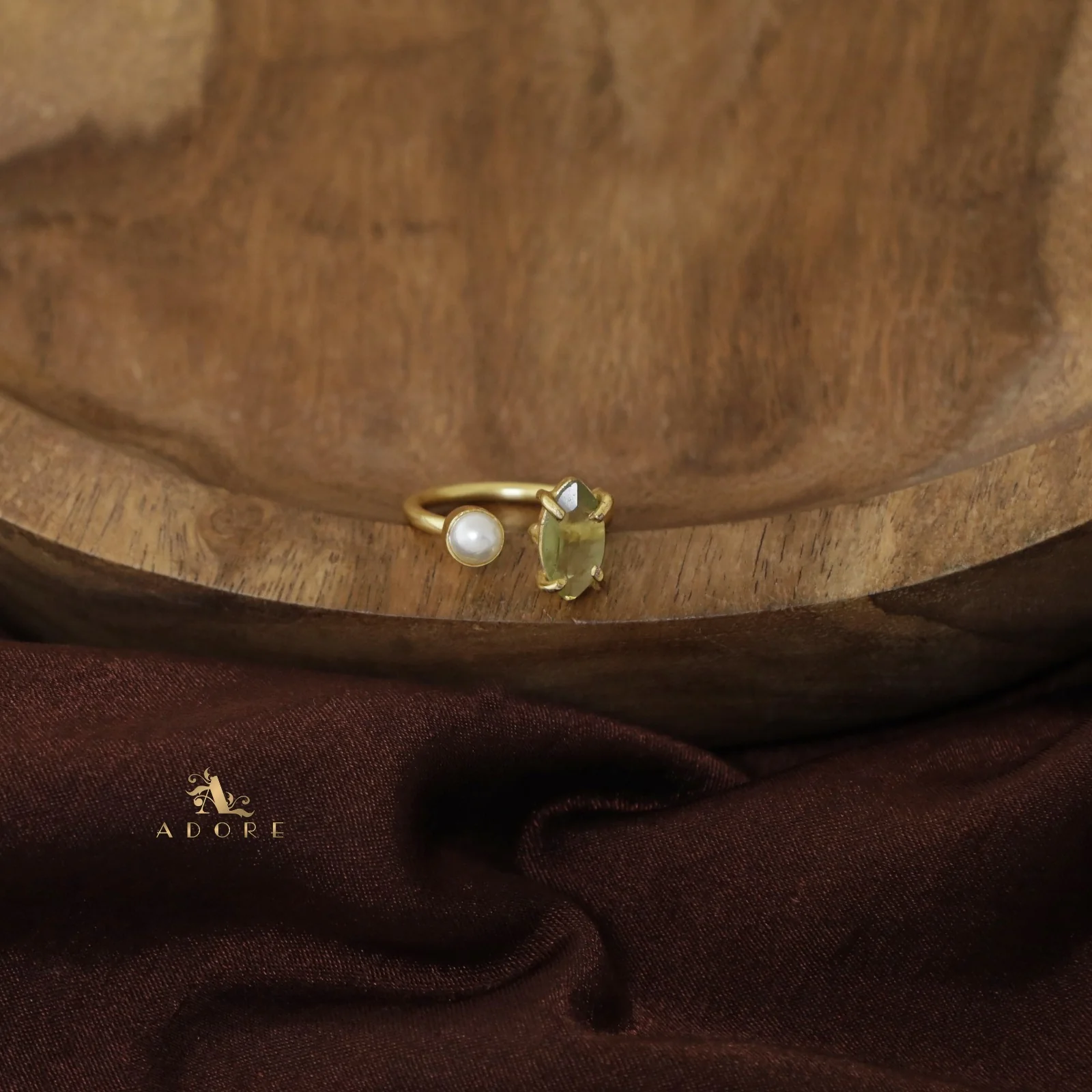 Toivo Glossy With Pearl Ring - Image 14