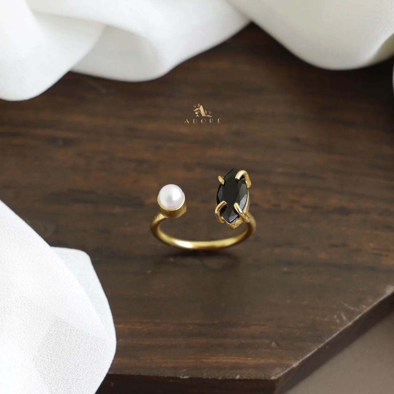 Toivo Glossy With Pearl Ring - Image 2