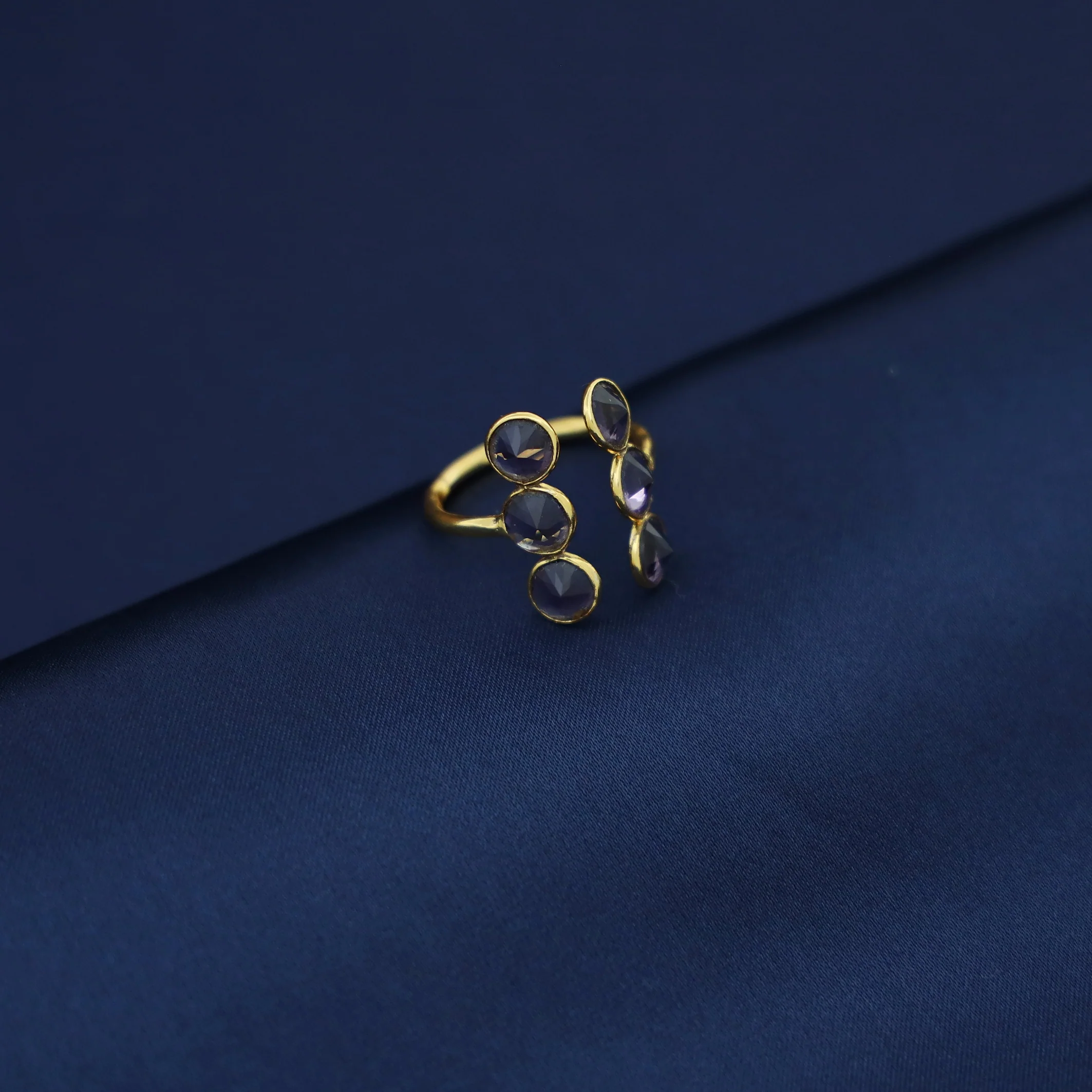 Tracy Golden 6 Glossy Stone Ring - Image 4