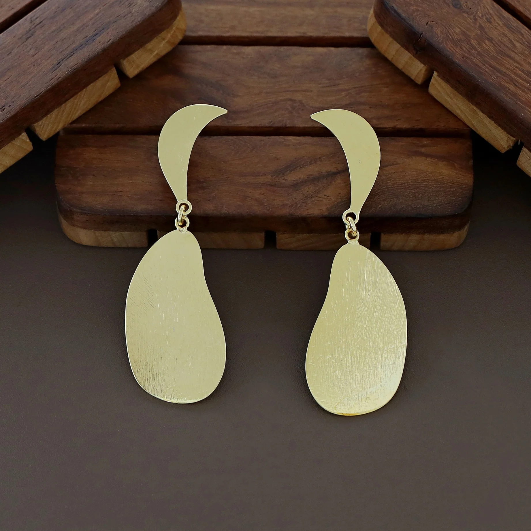 Tresaria Tetra Glossy 5 Pearl Neckpiece With Earring - Image 11