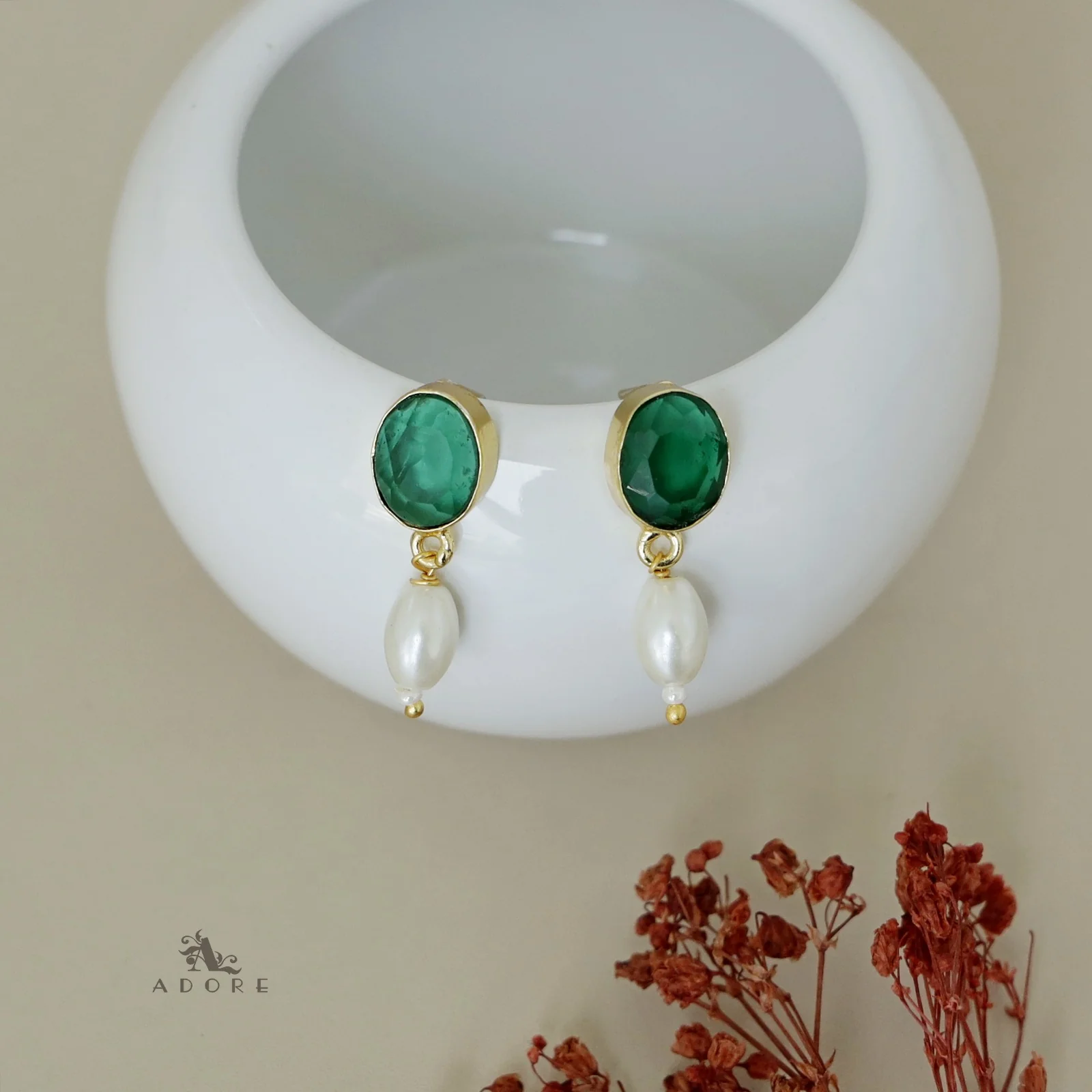 Tri Face Baroque Pearl Glossy Neckpiece with Earring - Image 5