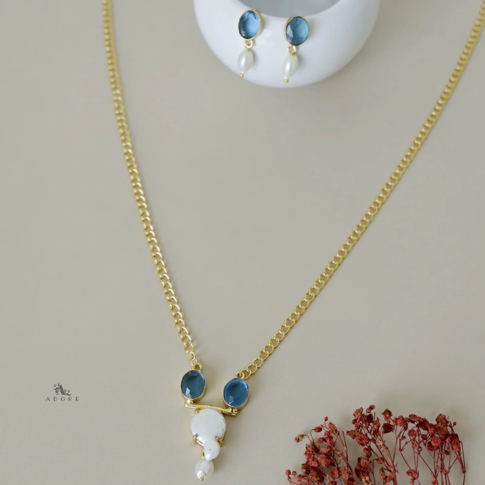 Tri Face Baroque Pearl Glossy Neckpiece with Earring - Image 6