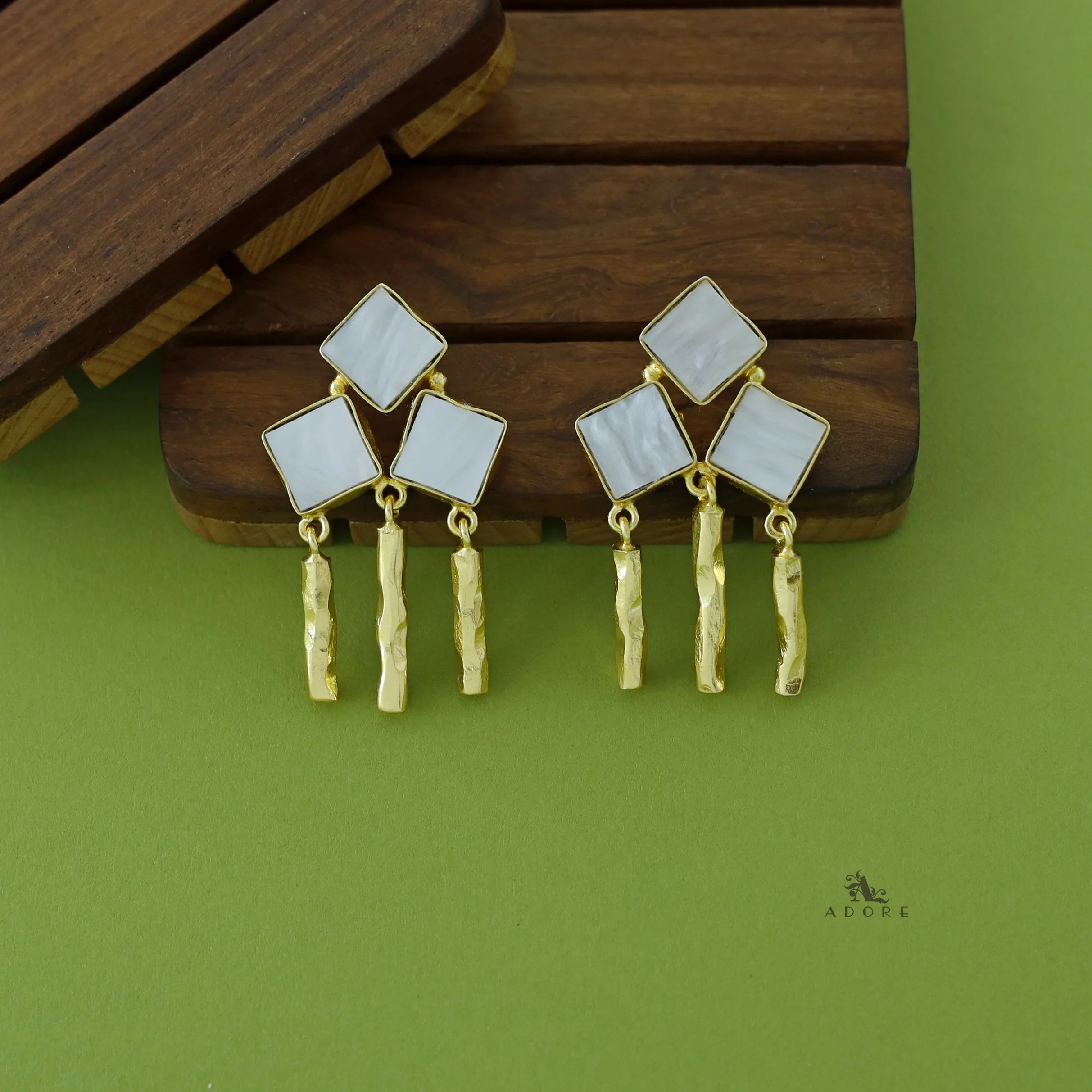 Tri Glossy Diamond Hammered Stick Earring - Image 4