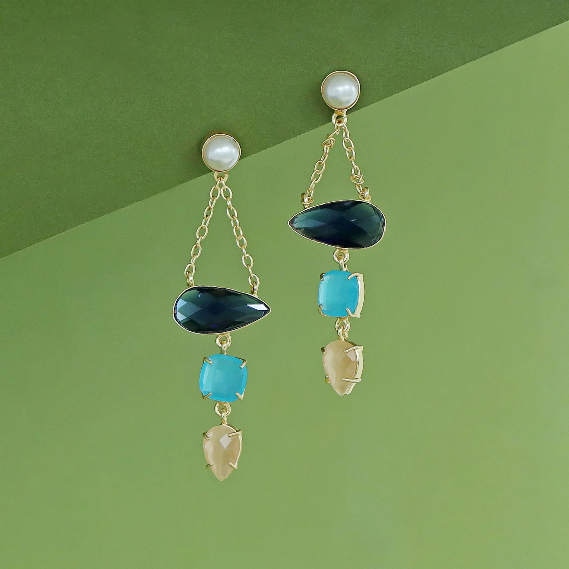 Tri Glossy Pearl Chainy Earring - Image 3