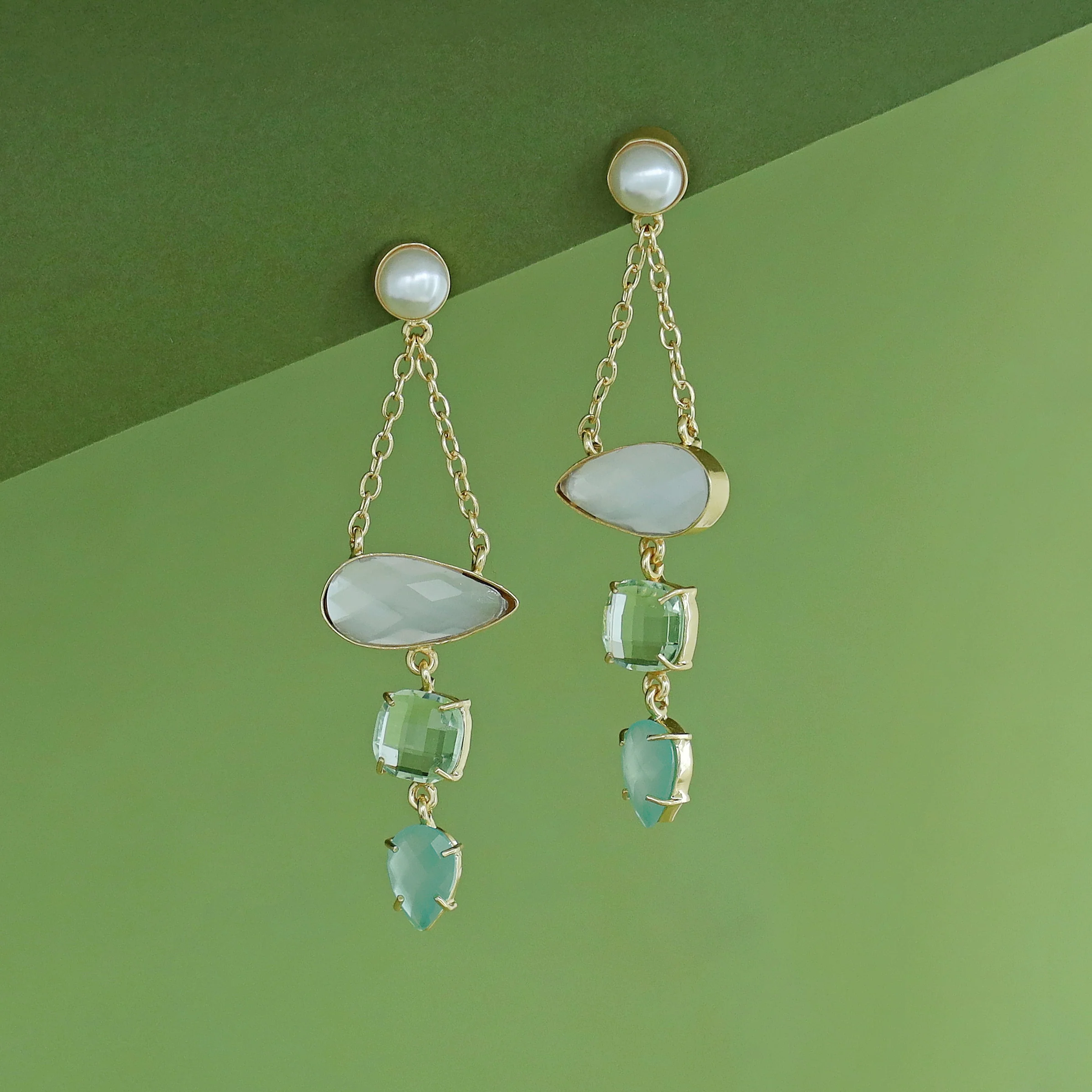 Tri Glossy Pearl Chainy Earring - Image 6