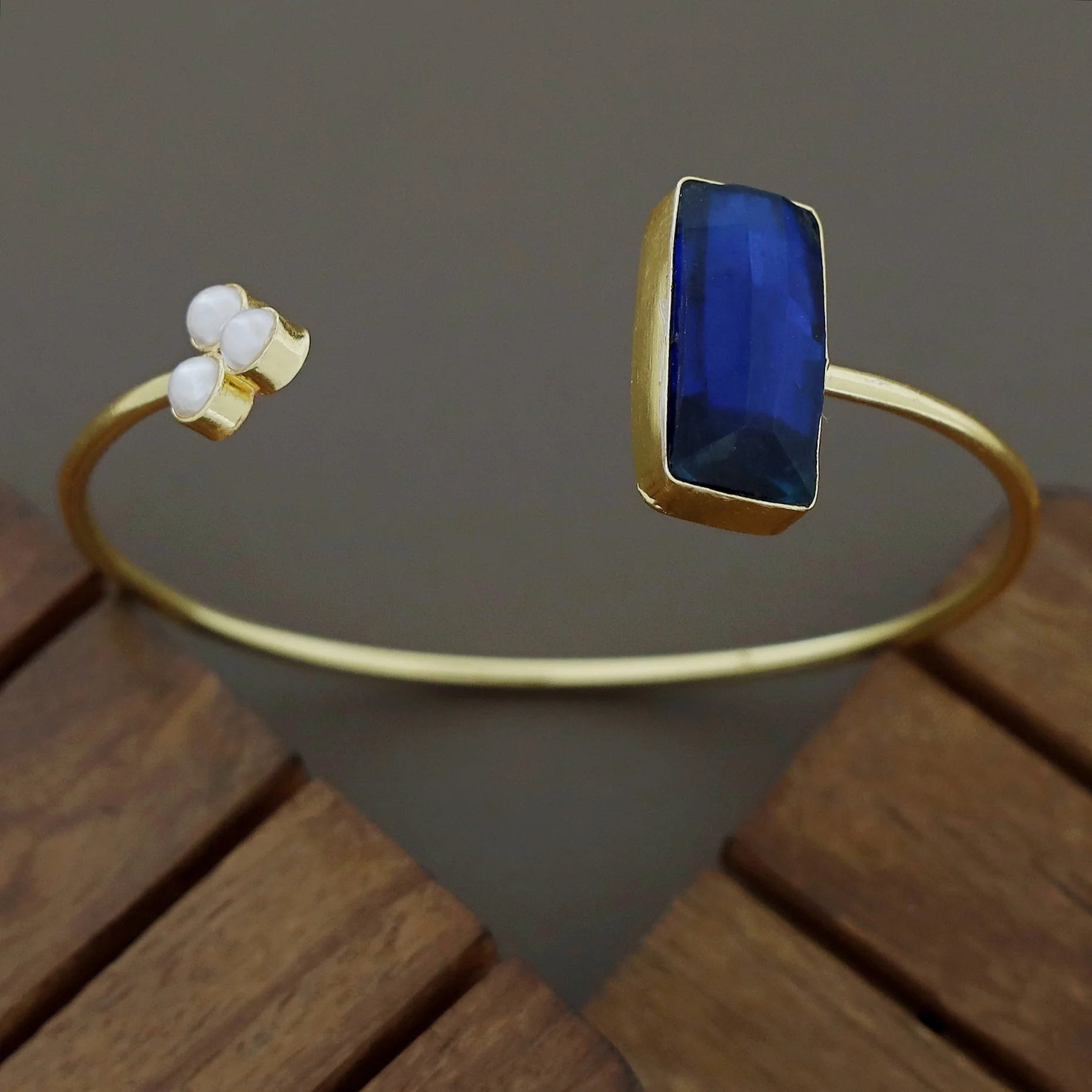 Tri Pearl Rectangle Magic Glossy Stone Bangle - Image 4