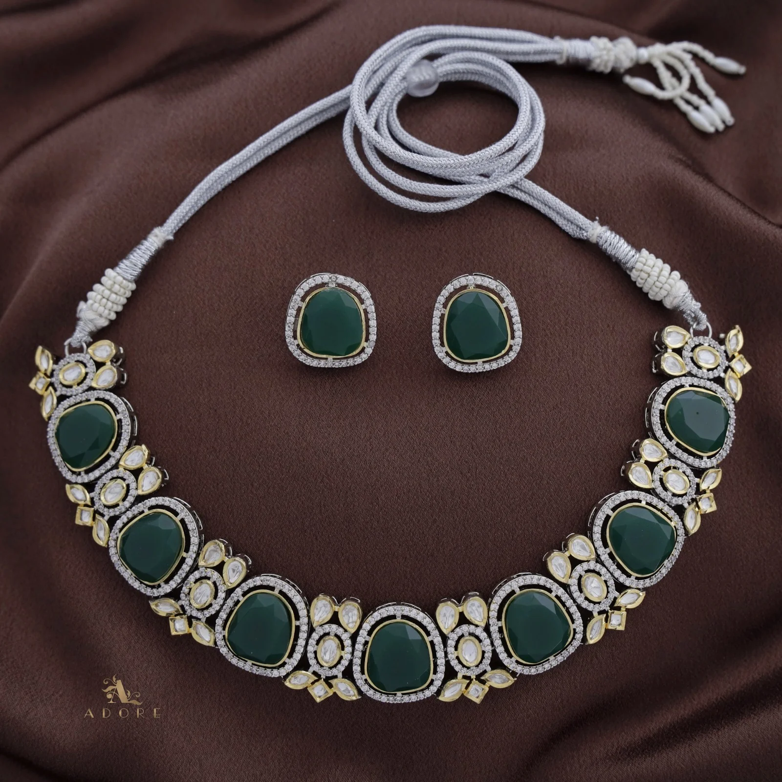 Trilokya Polki Kundan Neckpiece With Earring - Image 5
