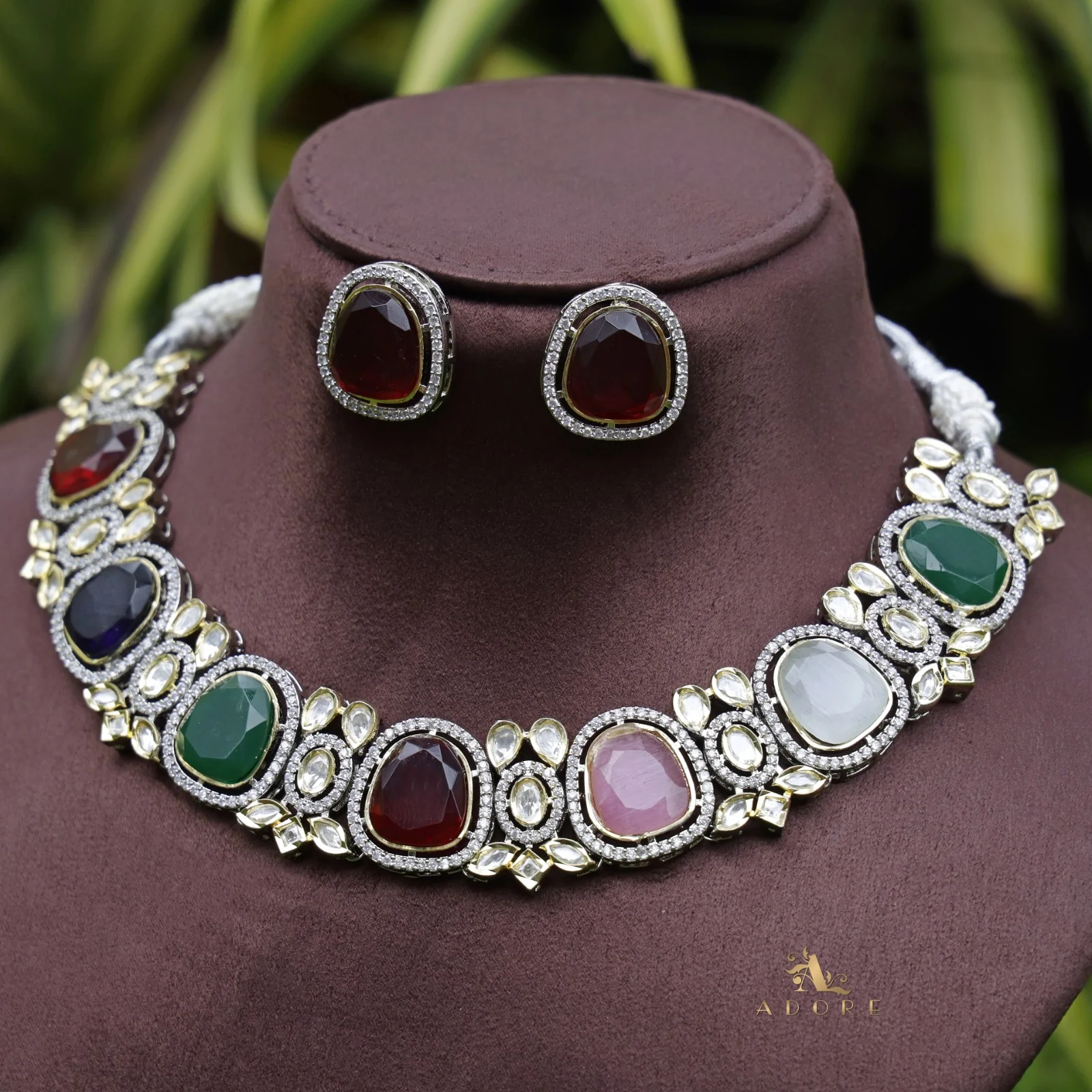 Trilokya Polki Kundan Neckpiece With Earring - Image 7