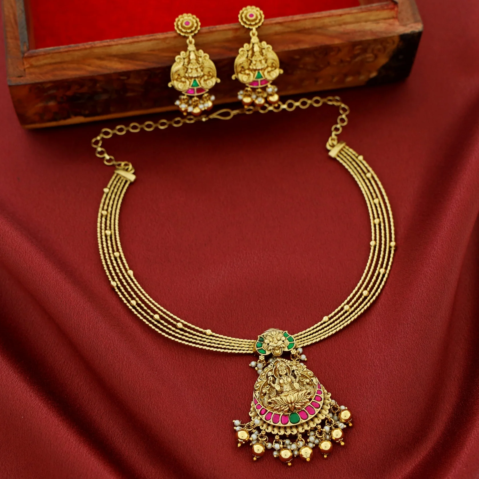 Trinetra Devi 5 Layer Jadau Kundan Neckpiece With Earring - Image 5