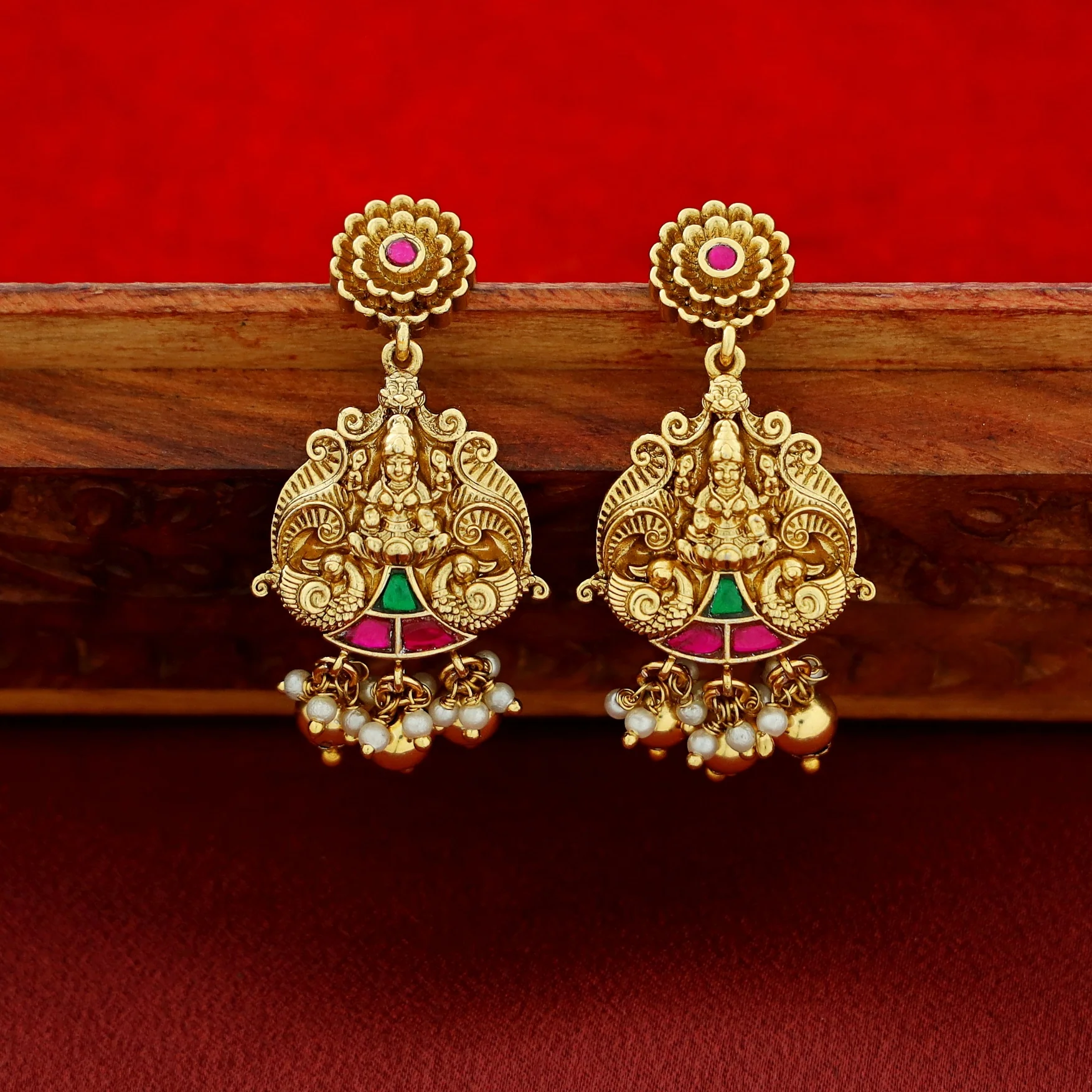 Trinetra Devi 5 Layer Jadau Kundan Neckpiece With Earring - Image 6
