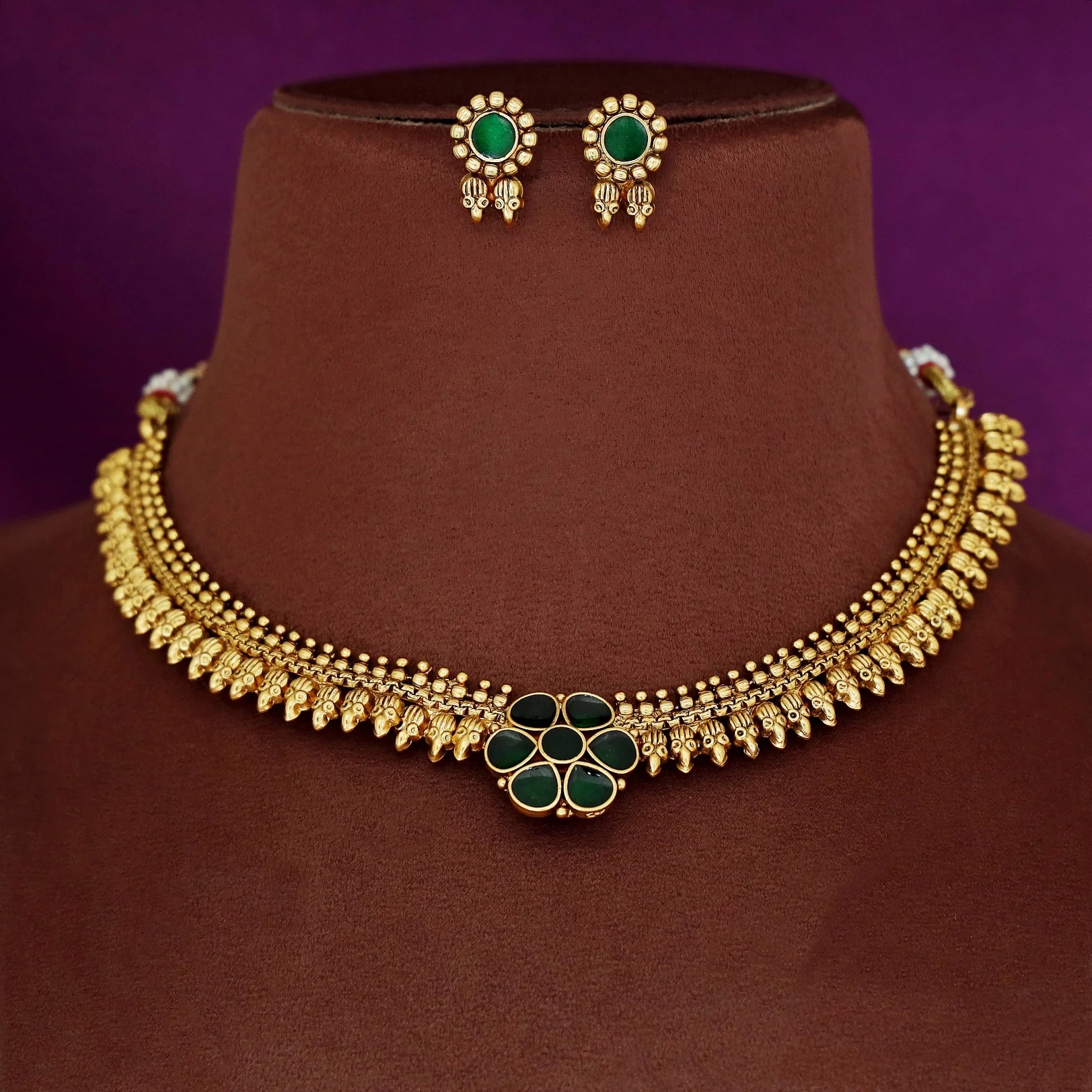 Trishana Enamel Flower Short Neckpiece With Earring - Image 4