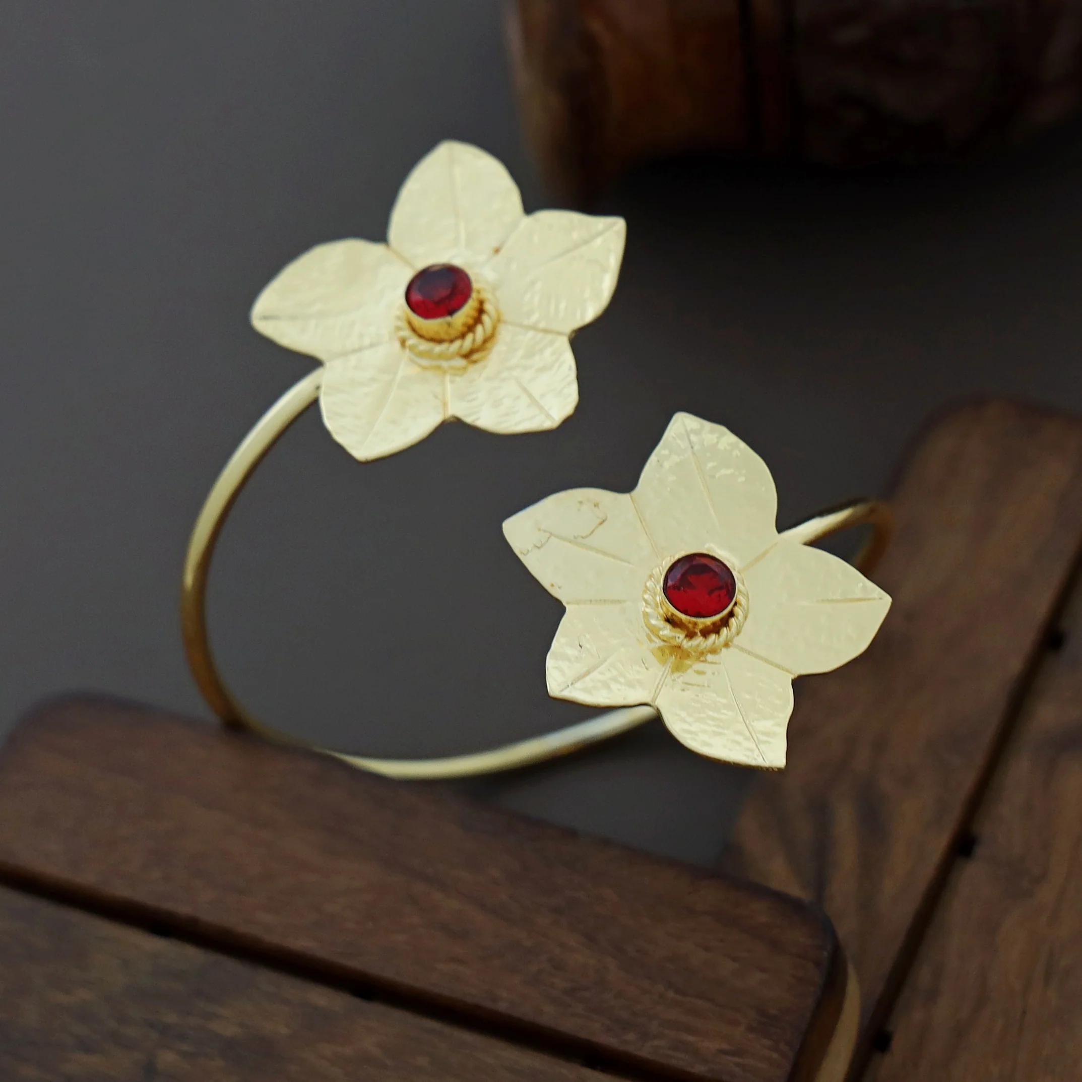 Azia Dual Floral Golden Textured Bangle - Image 7