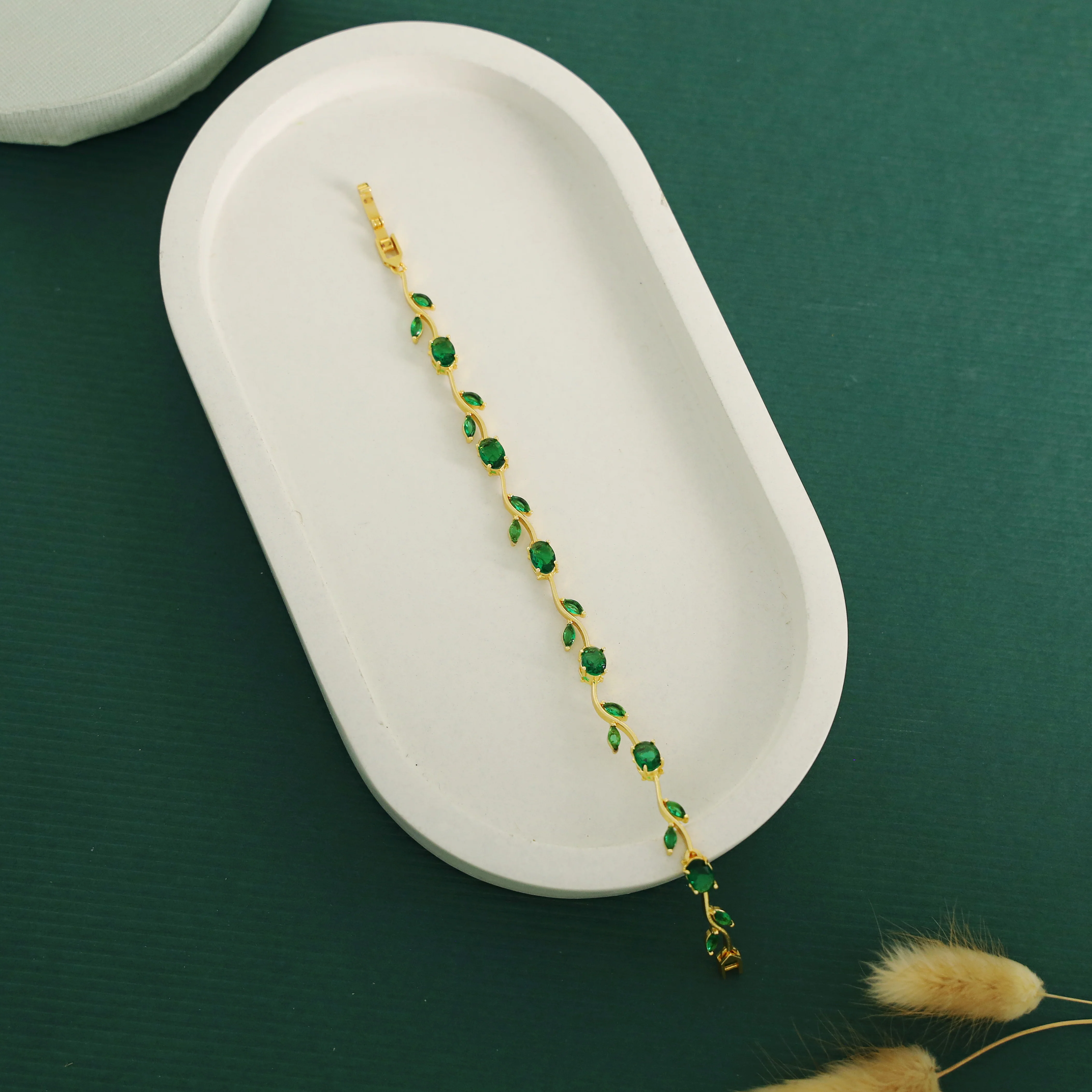 Tulip Glossy Claw Bracelet - Image 10