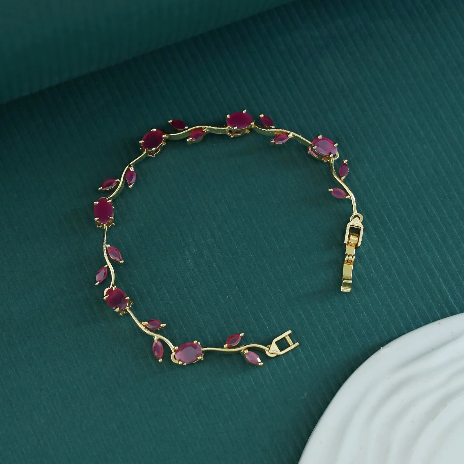 Tulip Glossy Claw Bracelet - Image 11